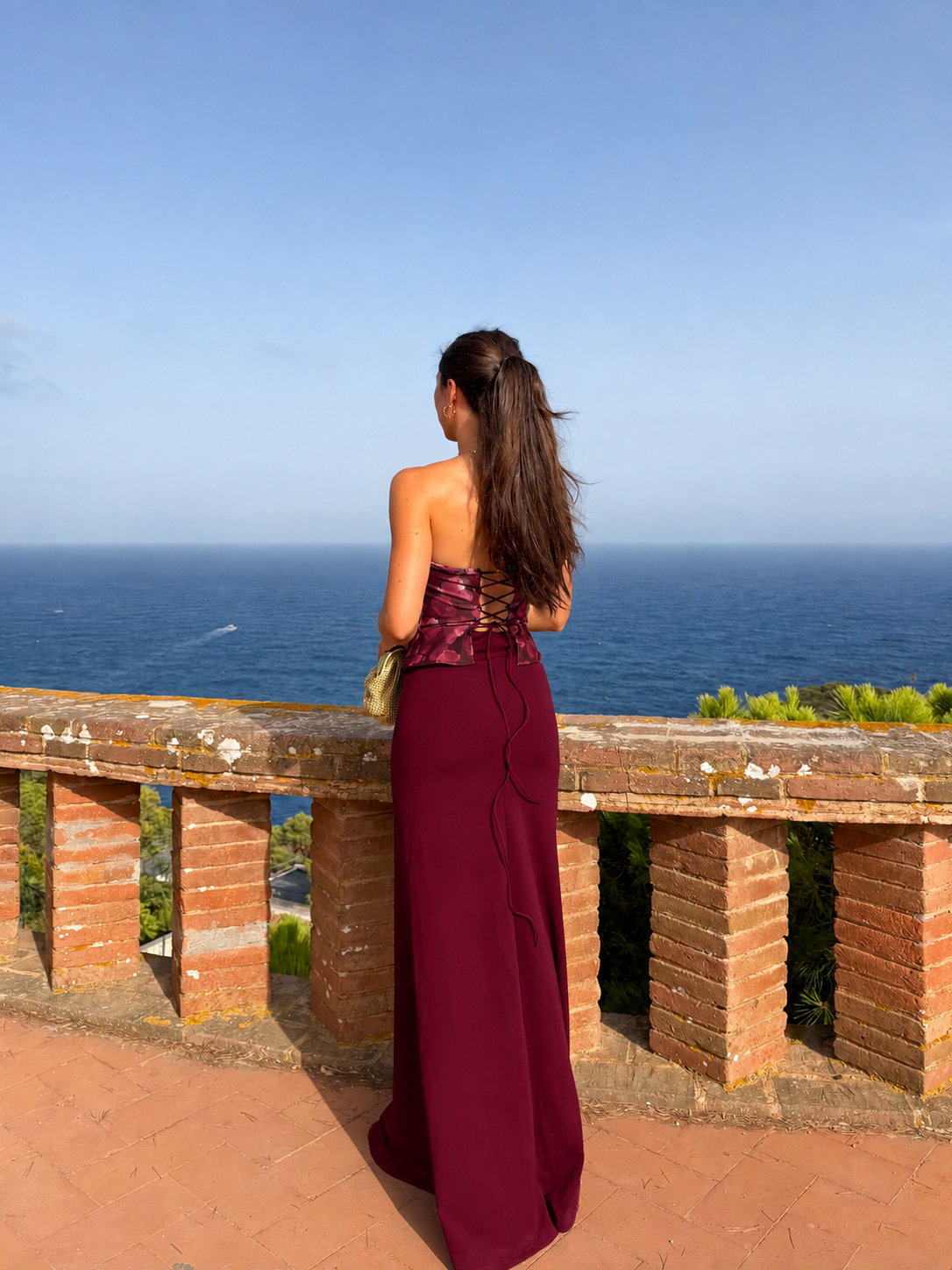 Vestido corsé estampado burdeos