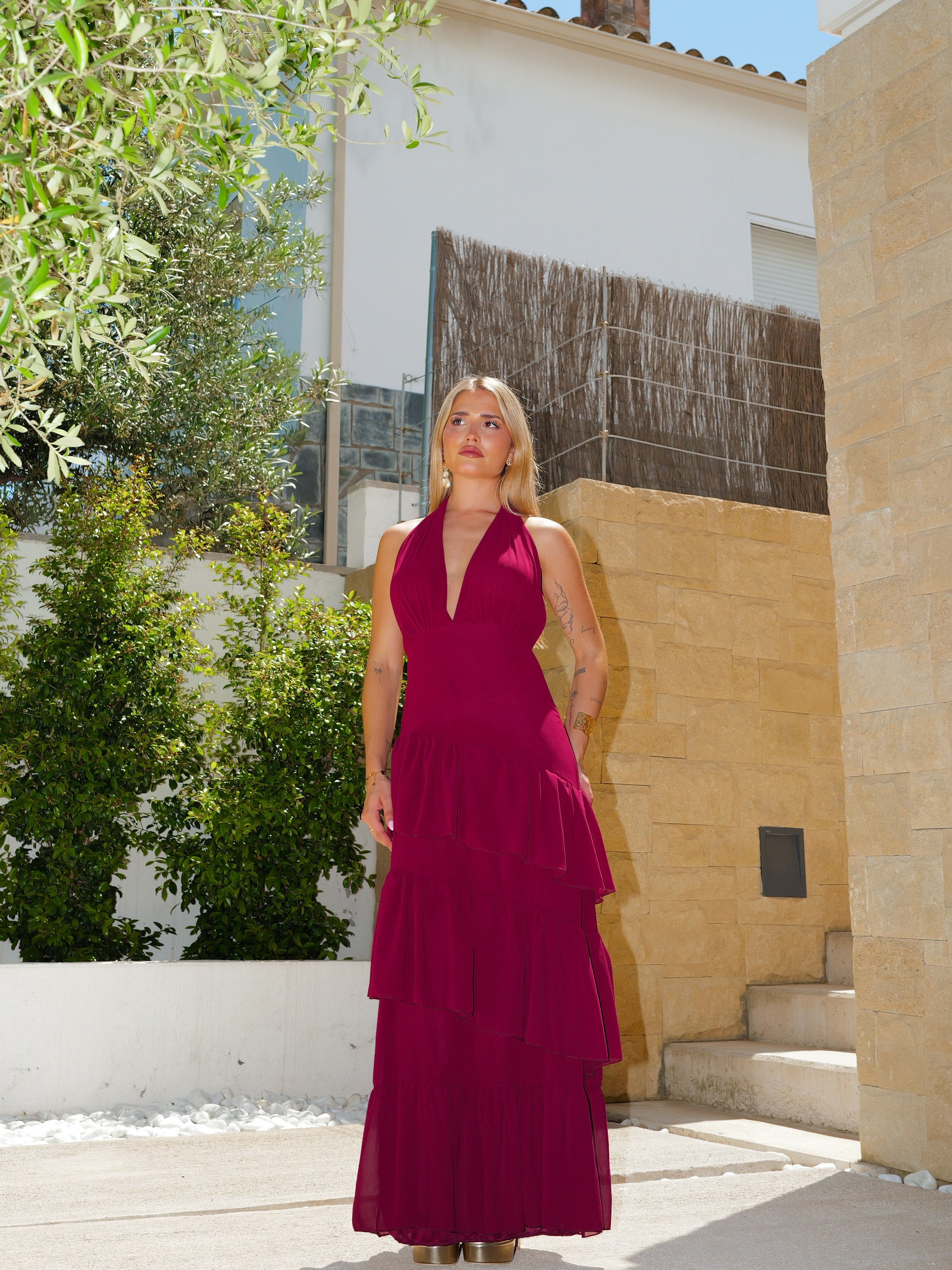 Vestido pico volantes burdeos