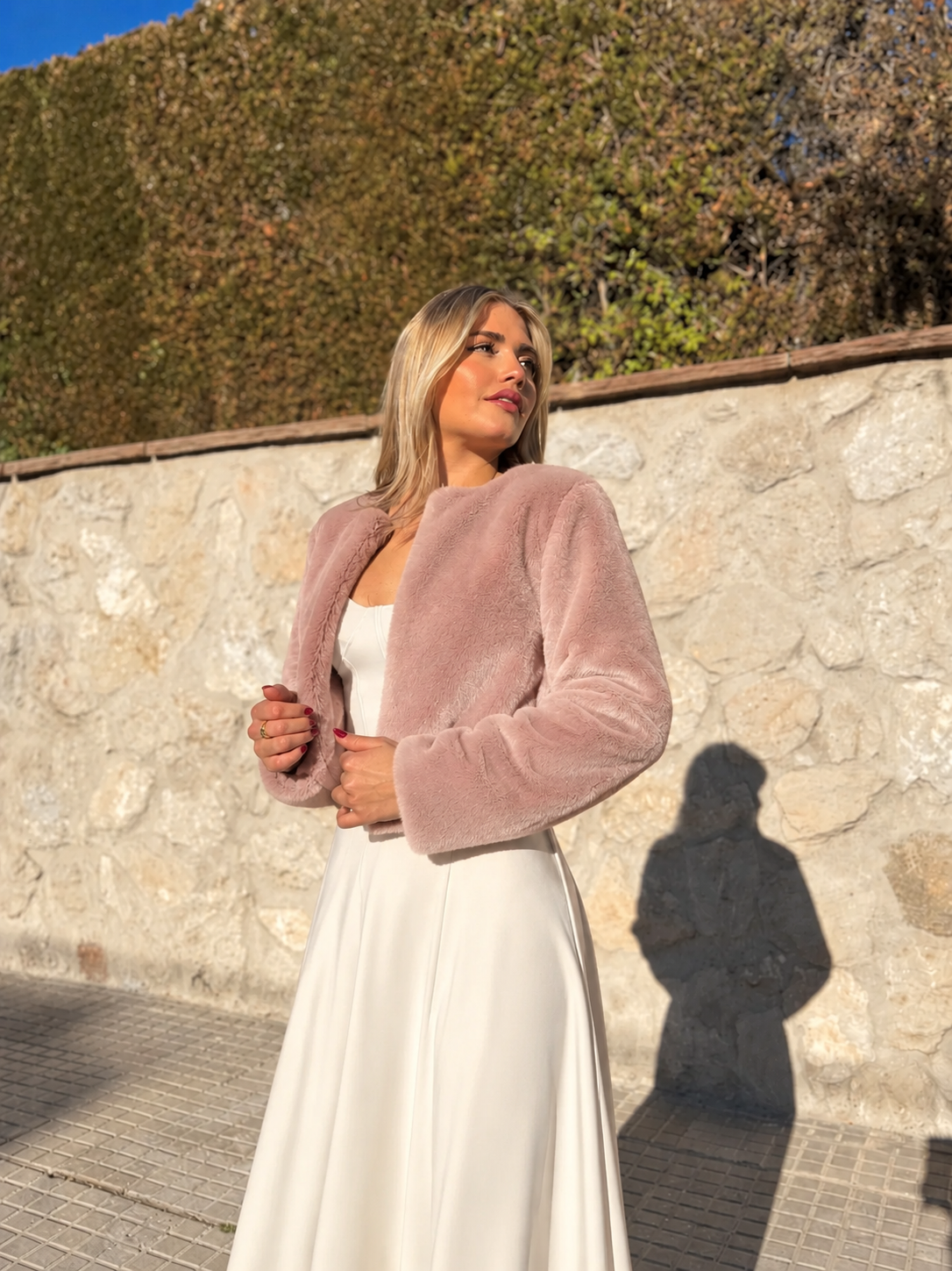 Chaqueta crop pelo rosa