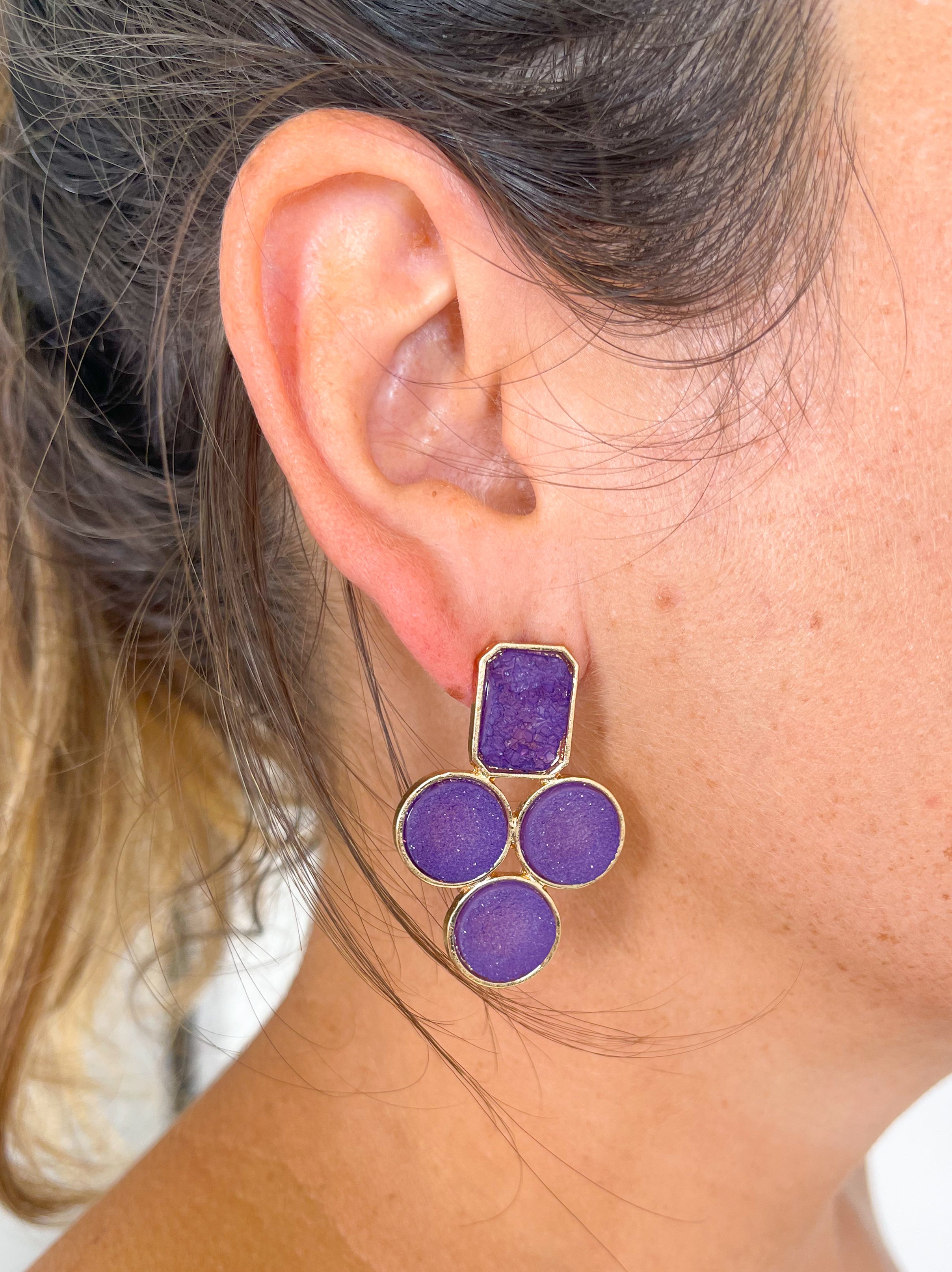 Pendientes formas geométricas morado