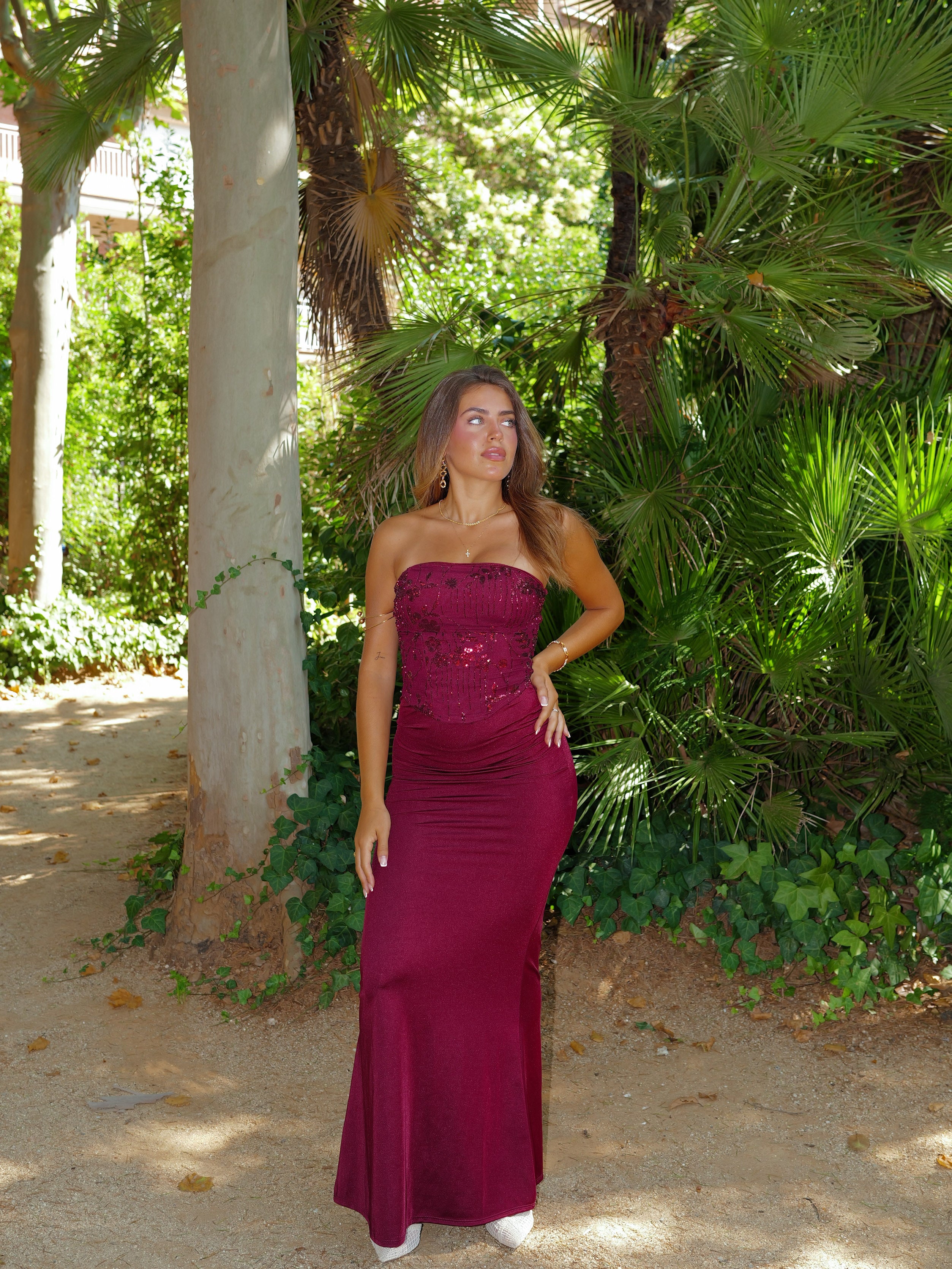 Conjunto top corsé detalles brillo burdeos