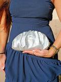 Clutch piel bombonera plateado