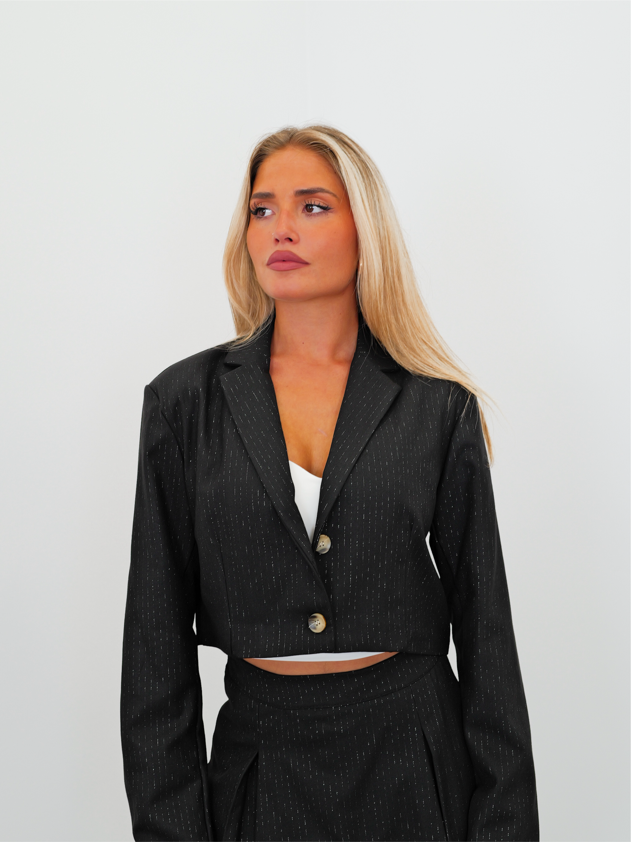 Blazer cropped conjunto negra