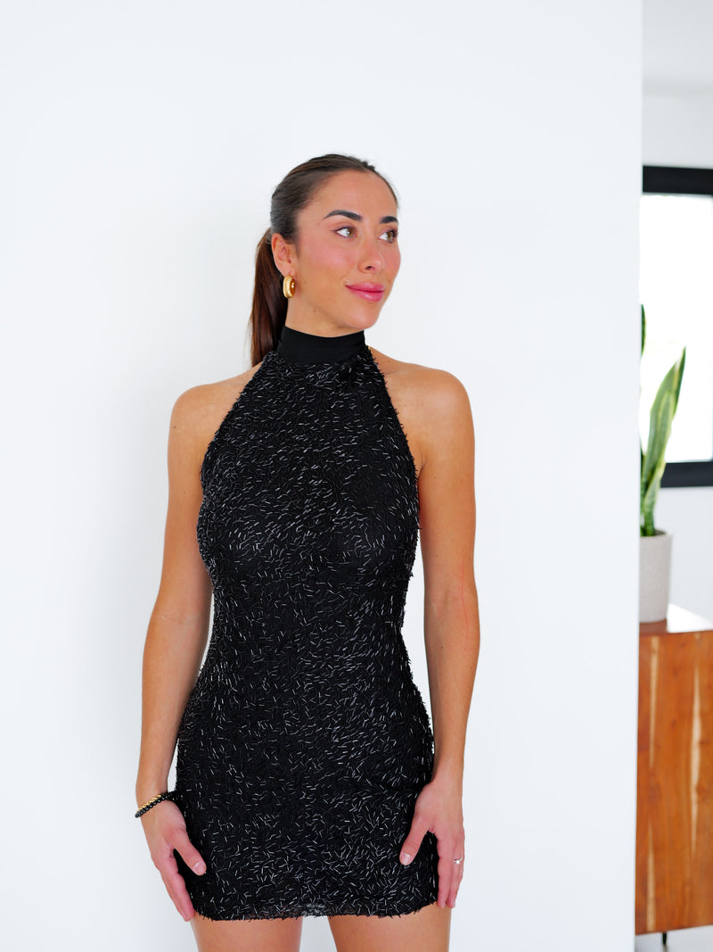 Vestido mini textura halter negro