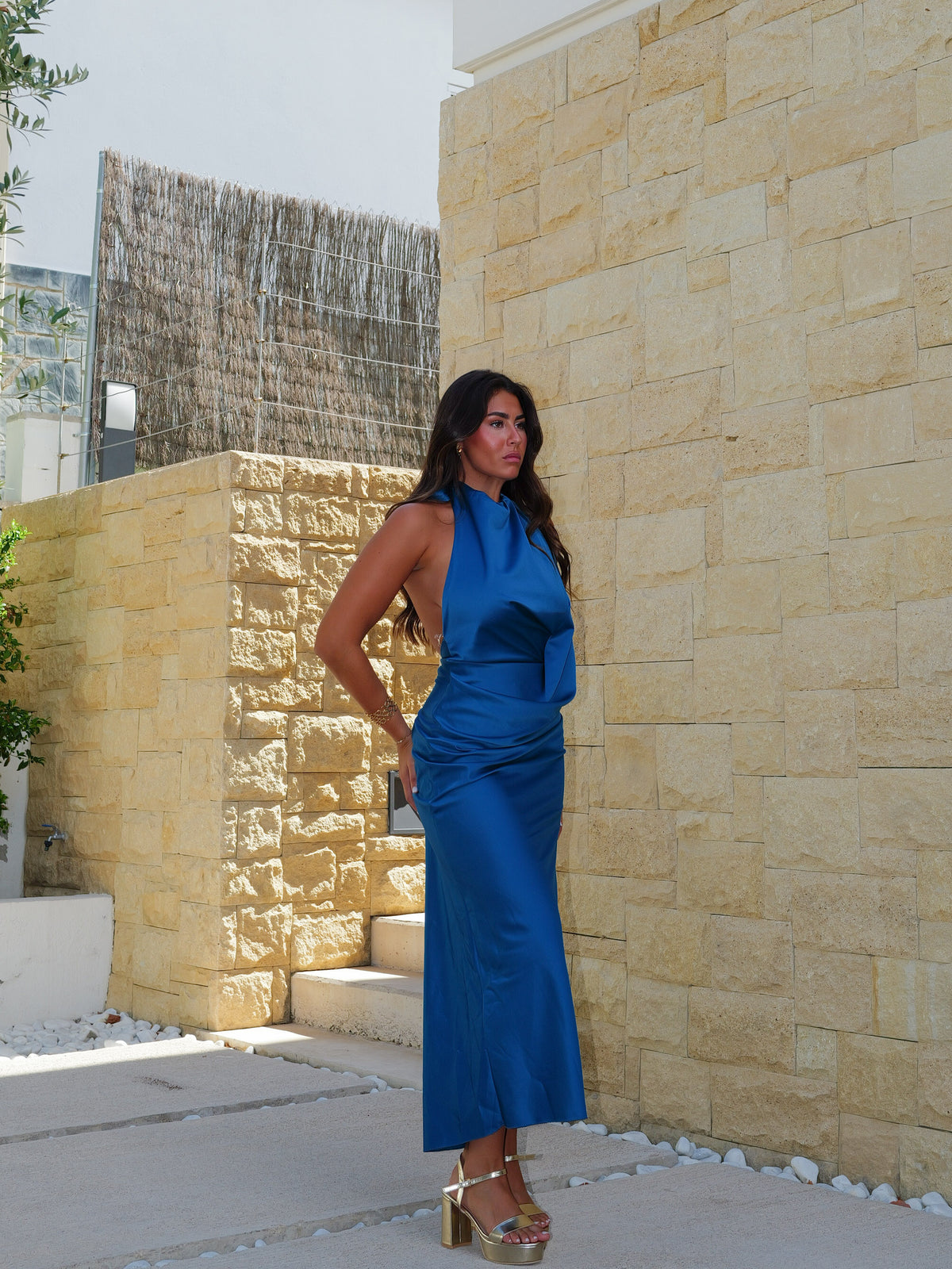 Vestido largo raso espalda halter petróleo