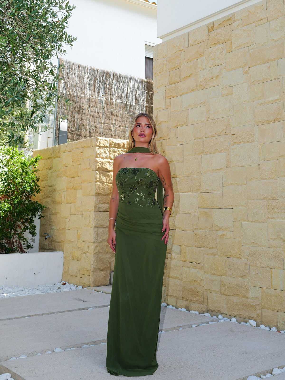 Vestido tulle drapeado brillos oliva
