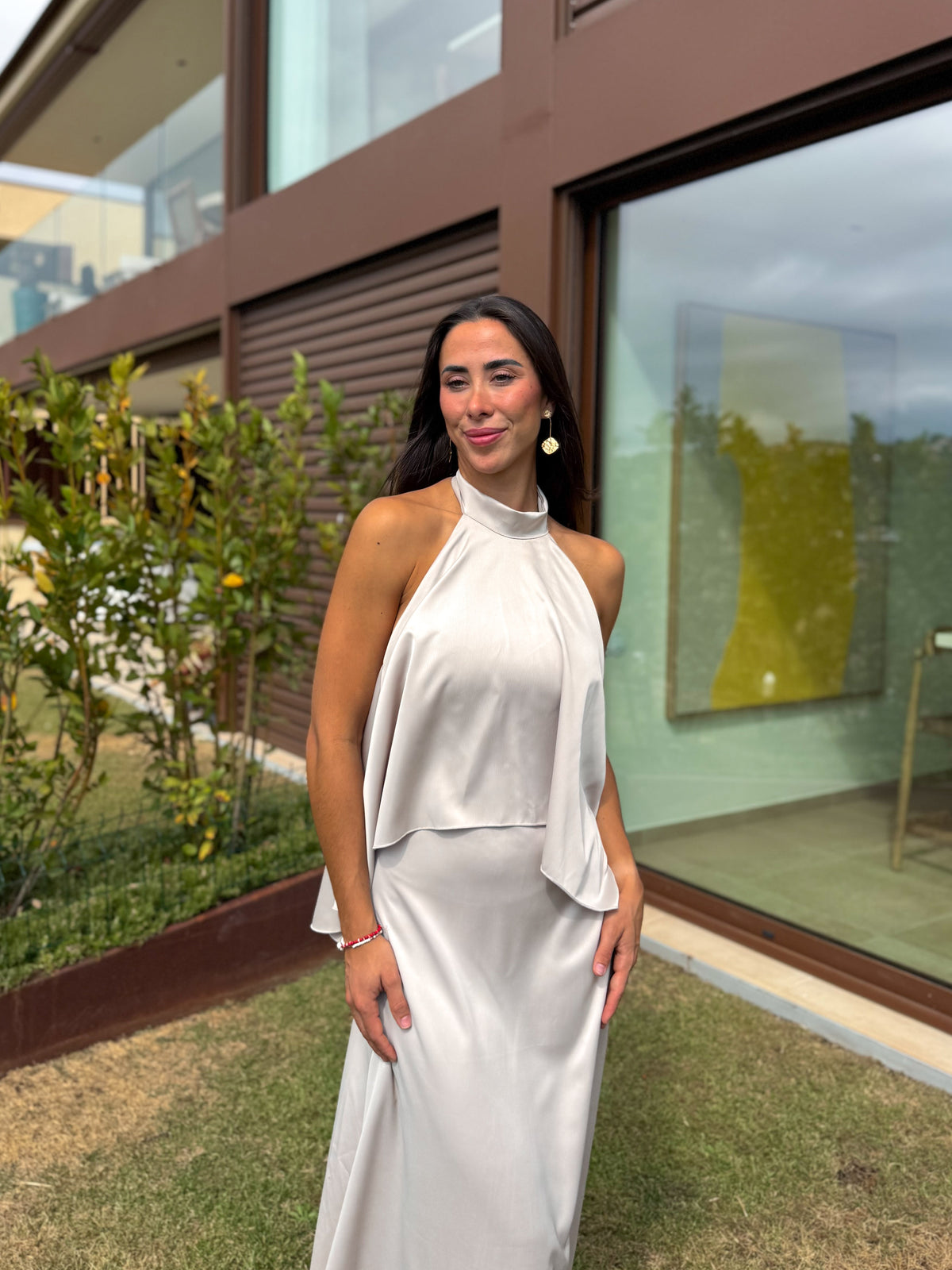 Vestido raso capa beige