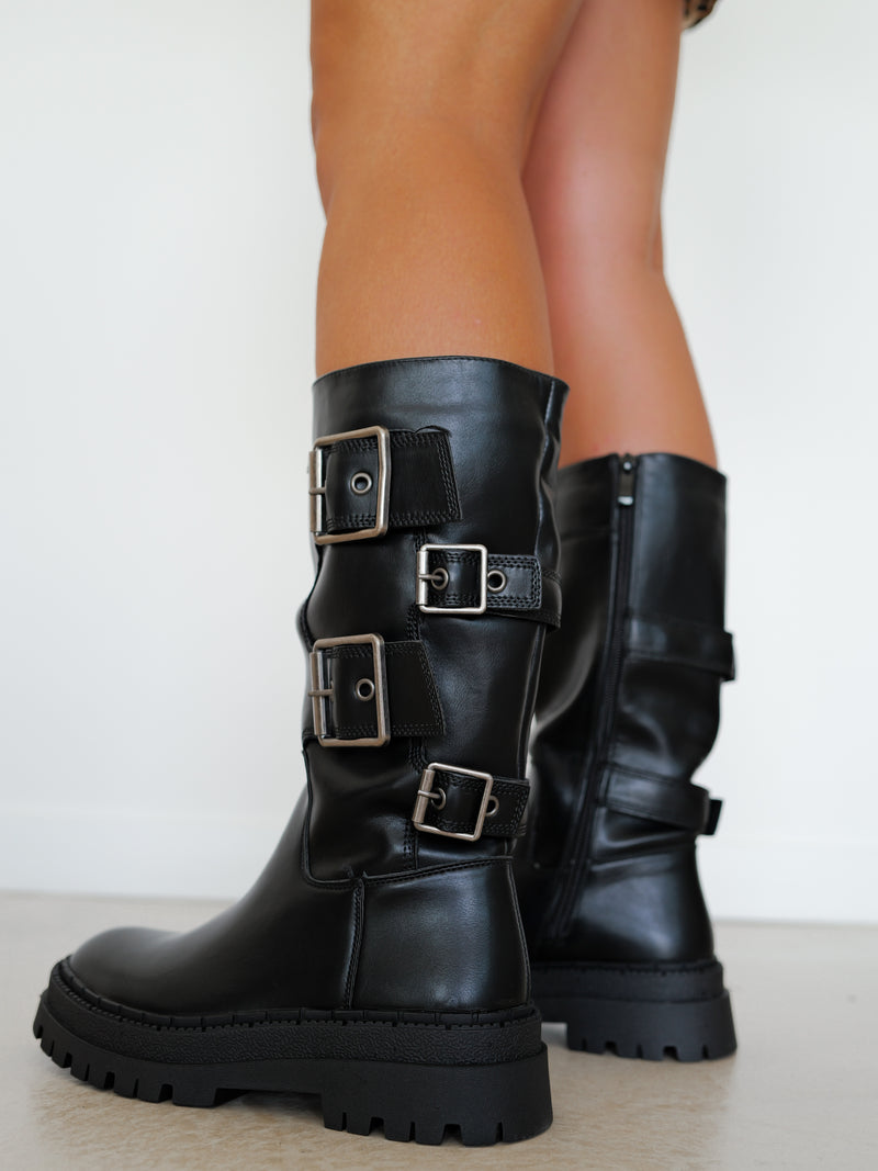 Bota biker hebillas negra