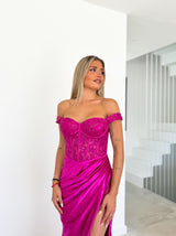 Vestido encaje manguitos satinado fucsia