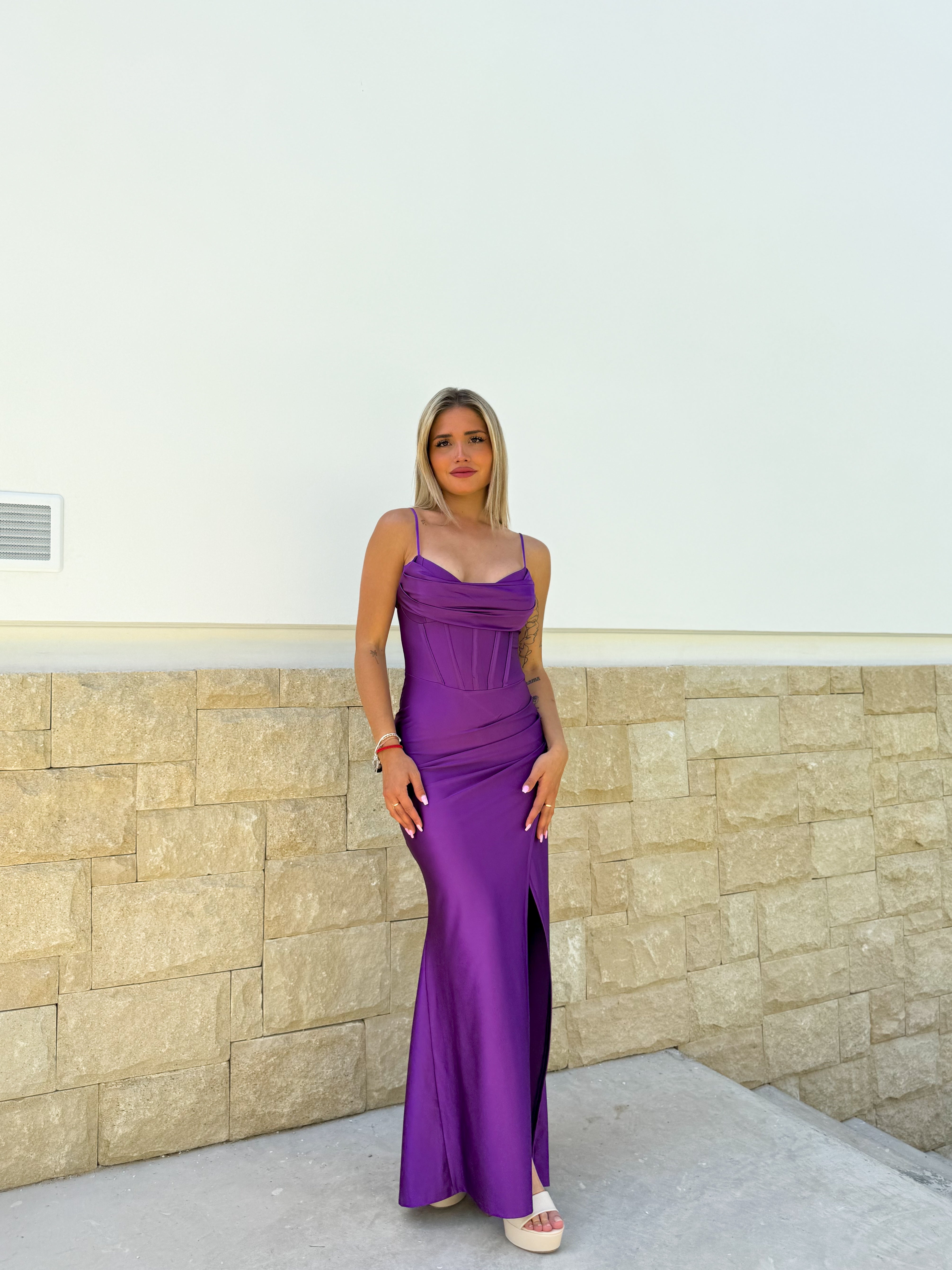 Vestido largo corse satinado morado