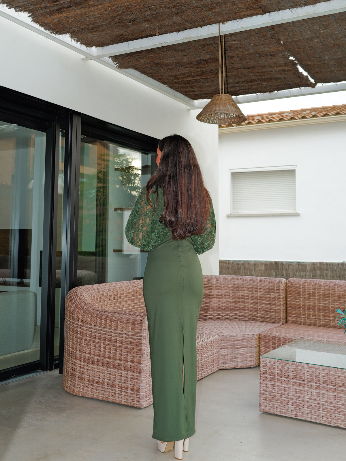 Vestido largo mangas encaje velvet oliva