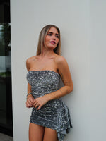 Vestido glitter volante velvet gris