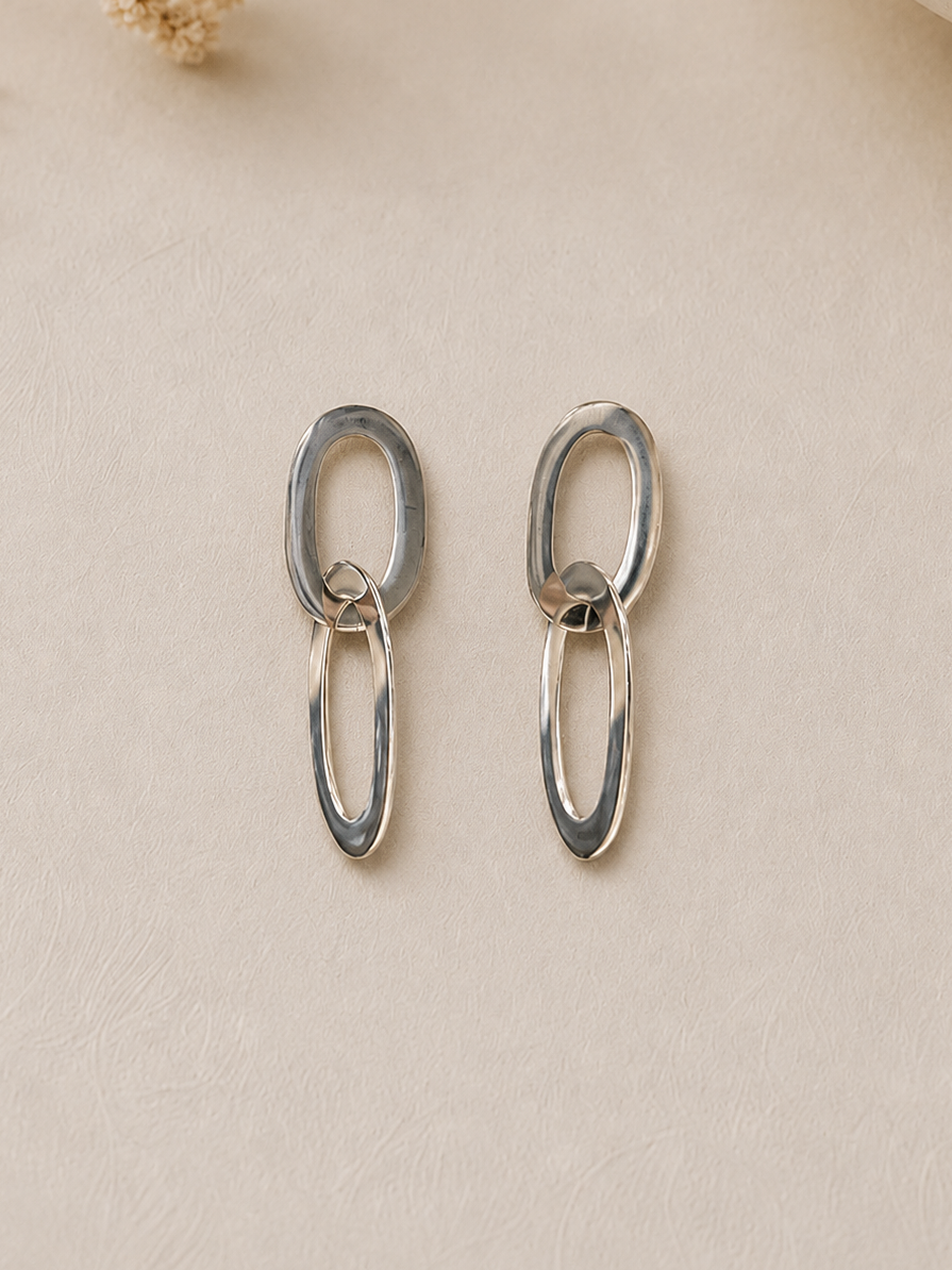 BOUCLES D'OREILLES argenté ovale entrelacé