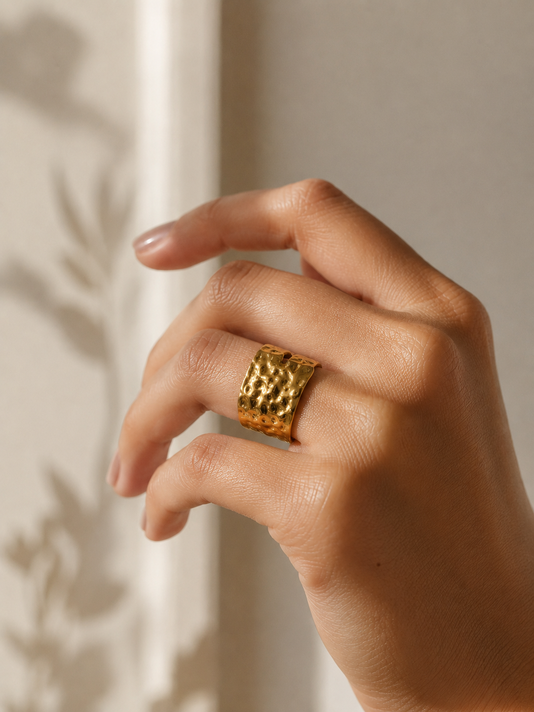 Anillo picado dorado