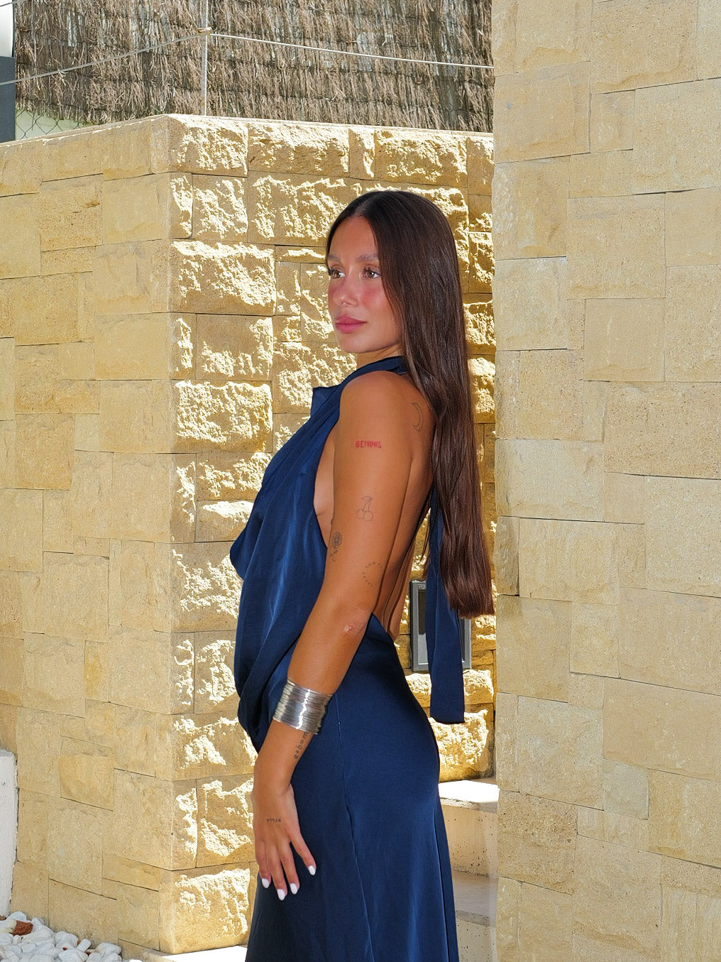 Vestido largo raso espalda halter marino