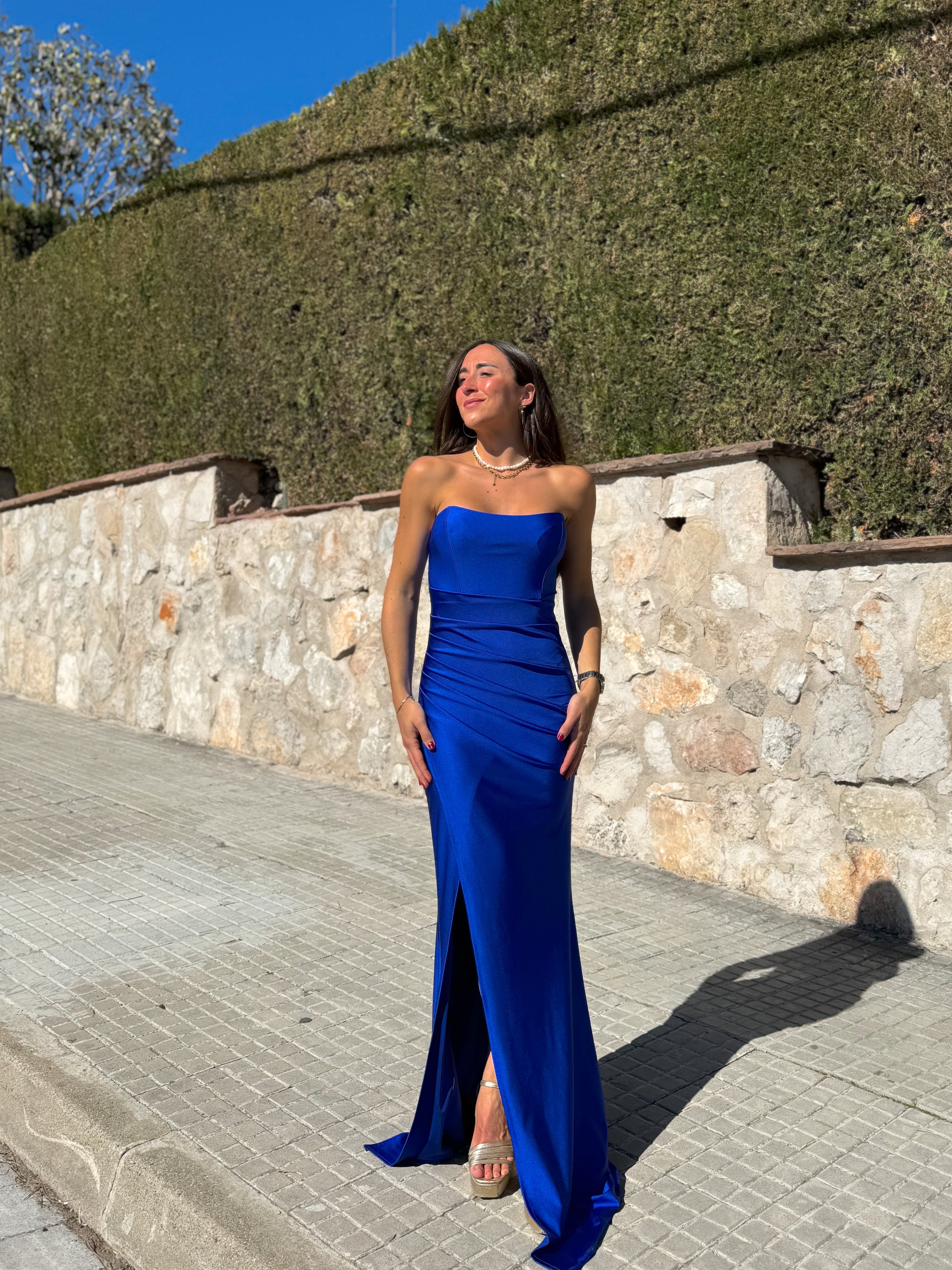 Outfit Vestido Vestido Azul Rey Largo Con Que Color De Zapatos