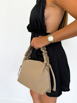 Bolso piel hombro rizo beige