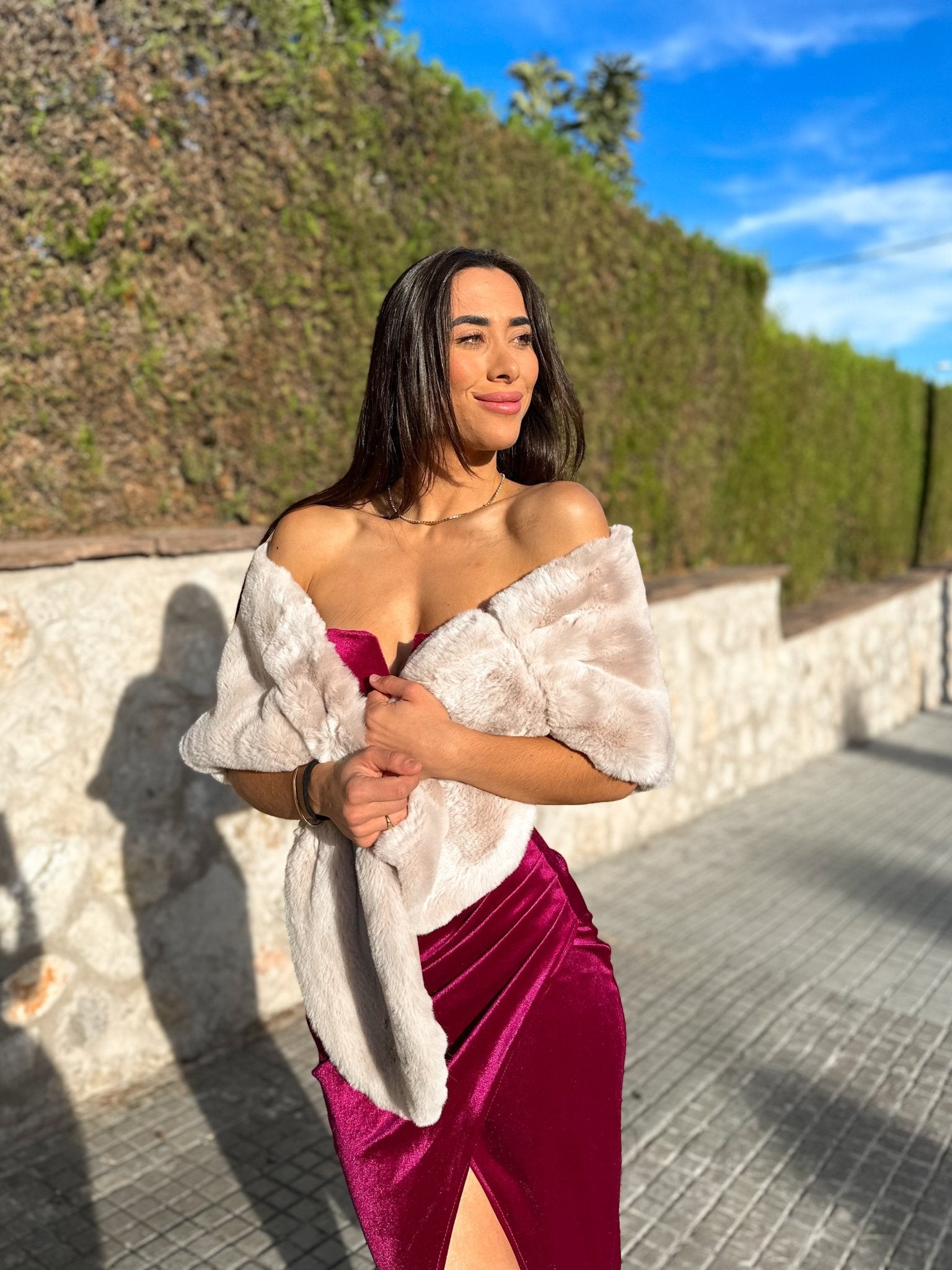 Stola da cerimonia in pelo beige - Sorellas The Brand Barcelona S.L