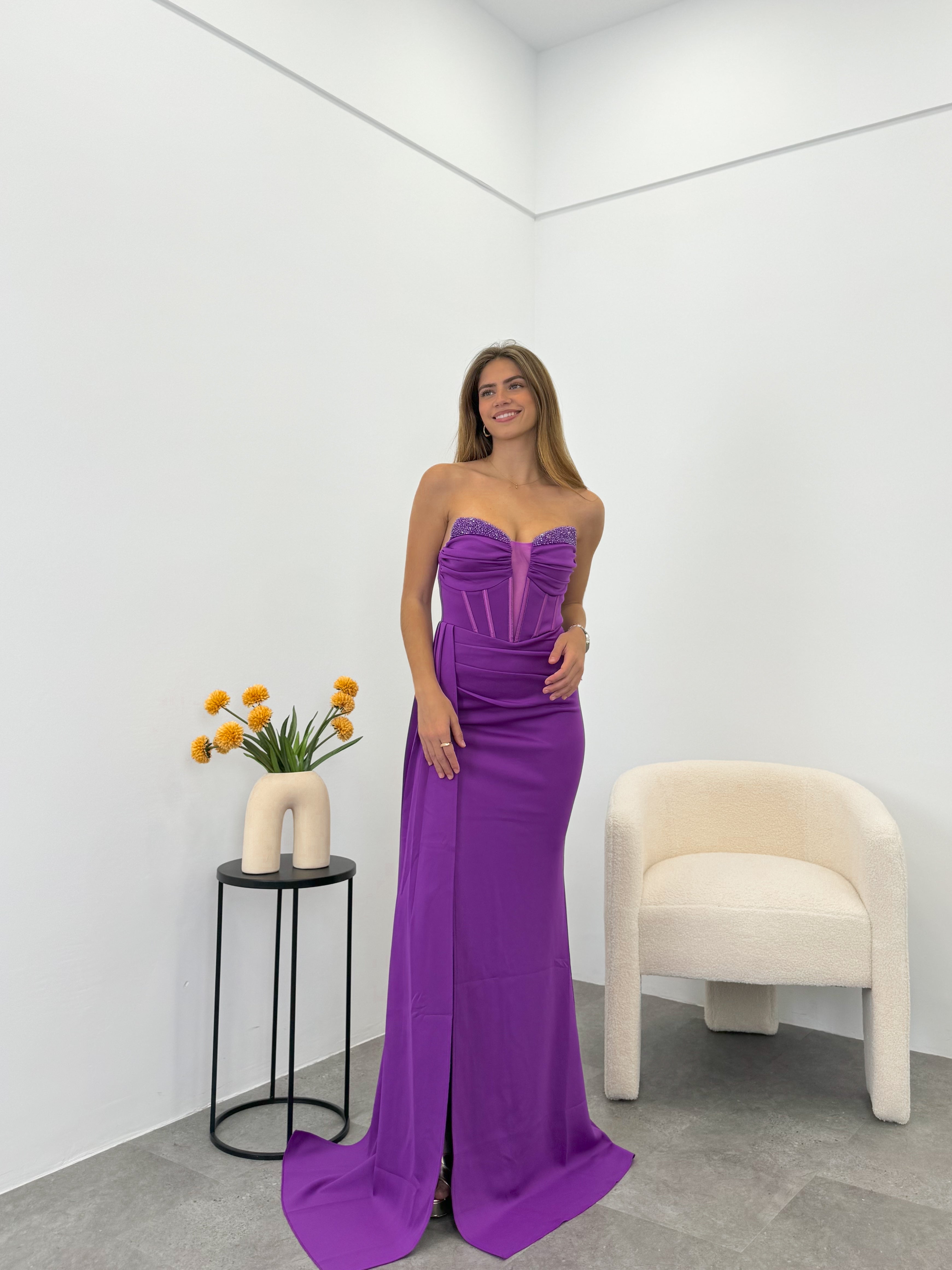 Vestido copas pedrería morado