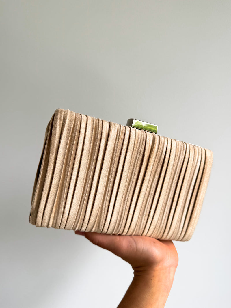 Clutch ante relieve beige