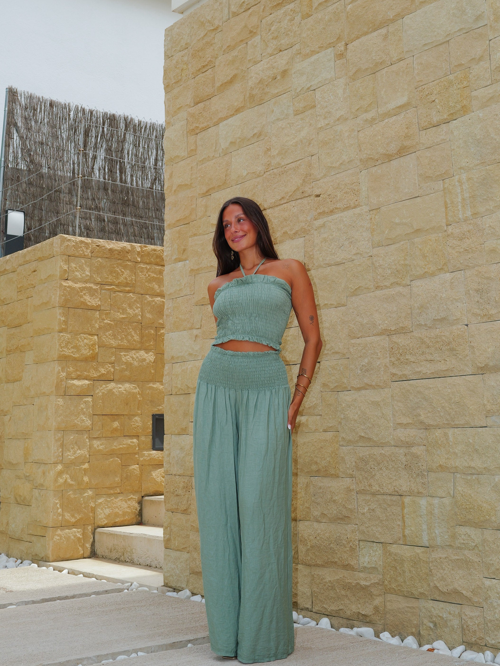 Conjunto viscosa top nido oliva
