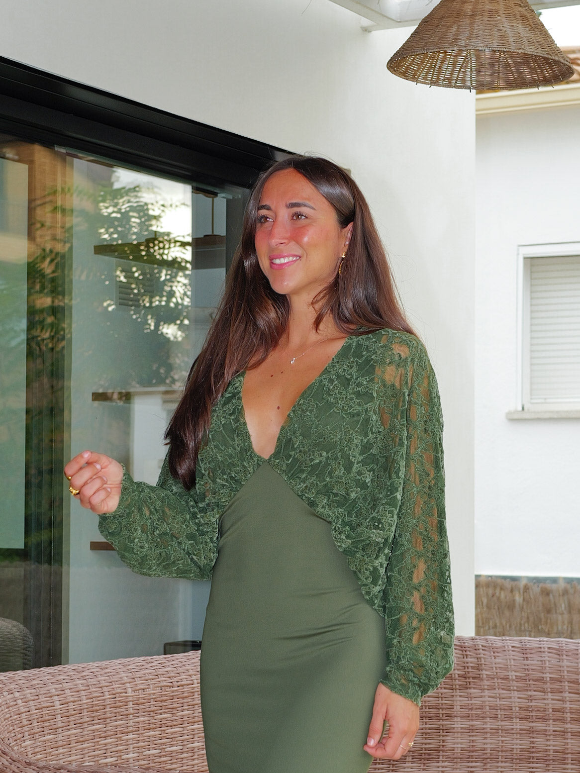 Vestido largo mangas encaje velvet oliva