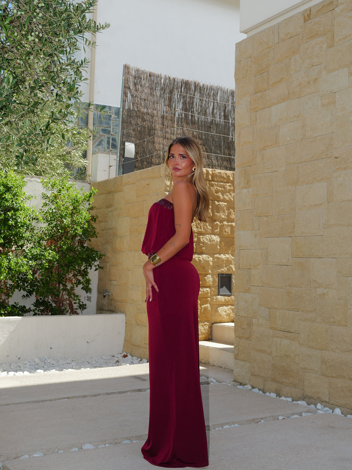 Abito lungo con stampa a glitter color bordeaux