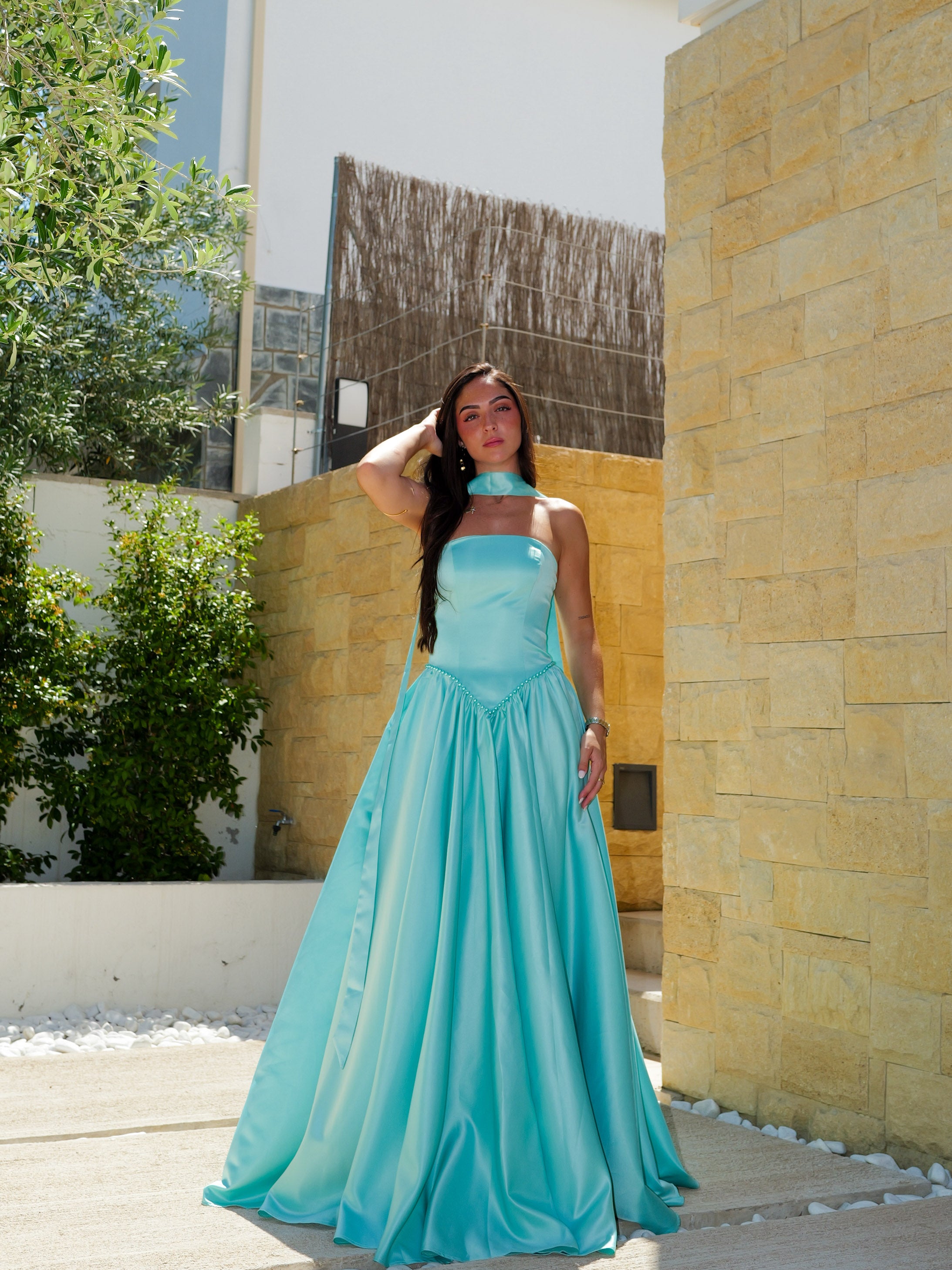 Vestido largo cintura perlas turquesa