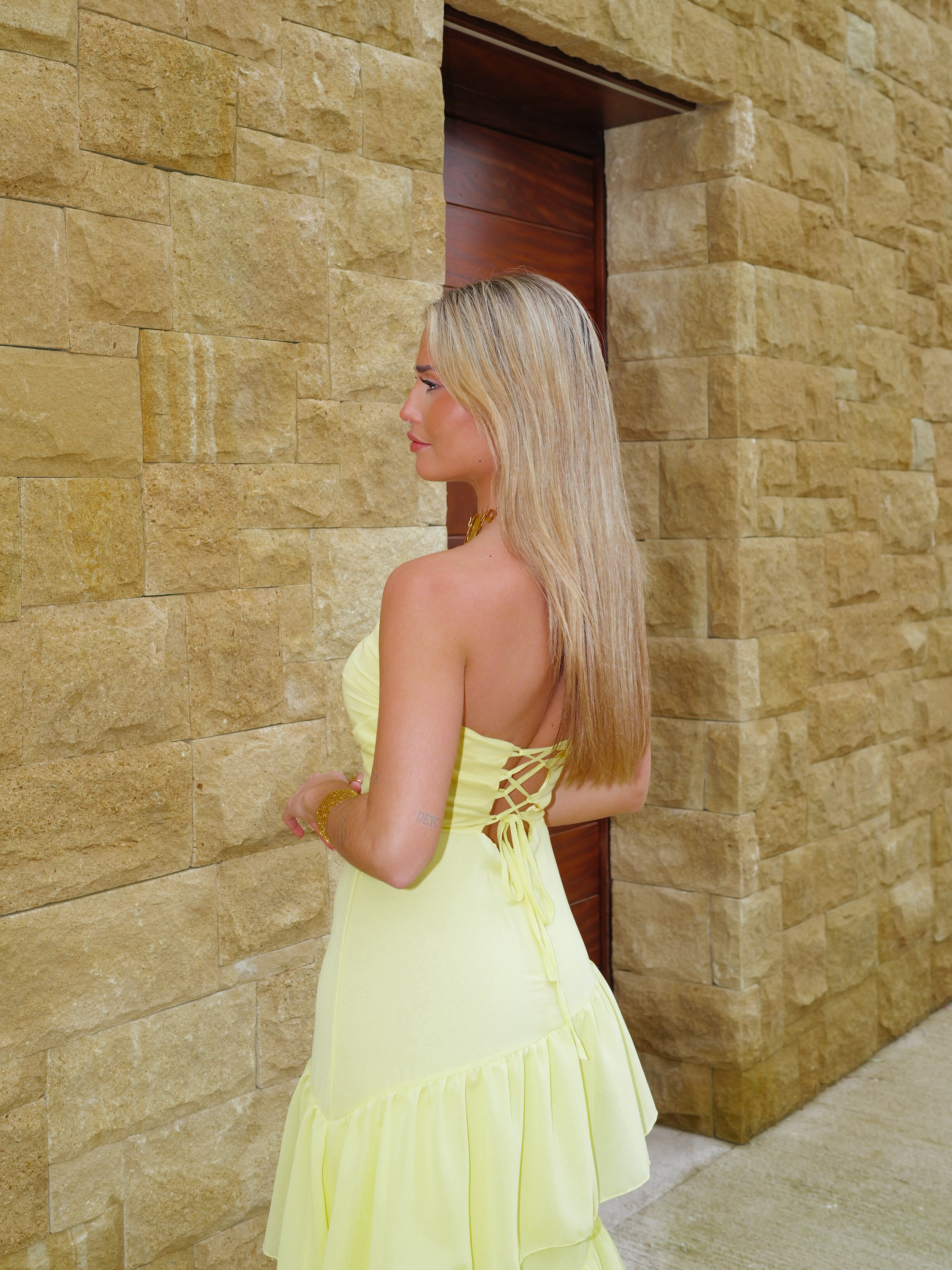 Vestido palabra volantes amarillo