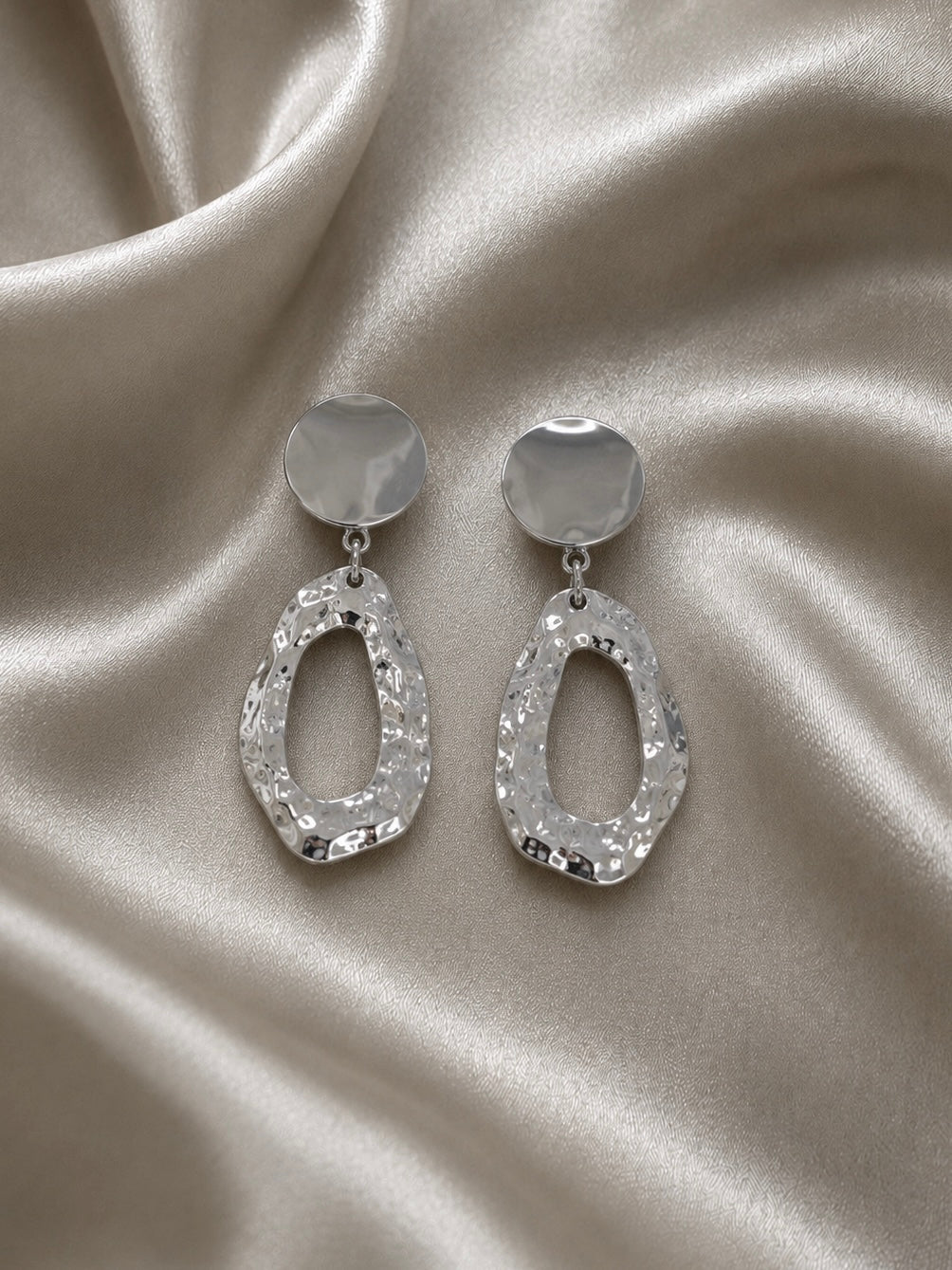 BOUCLES D'OREILLES ovales argentés texturés