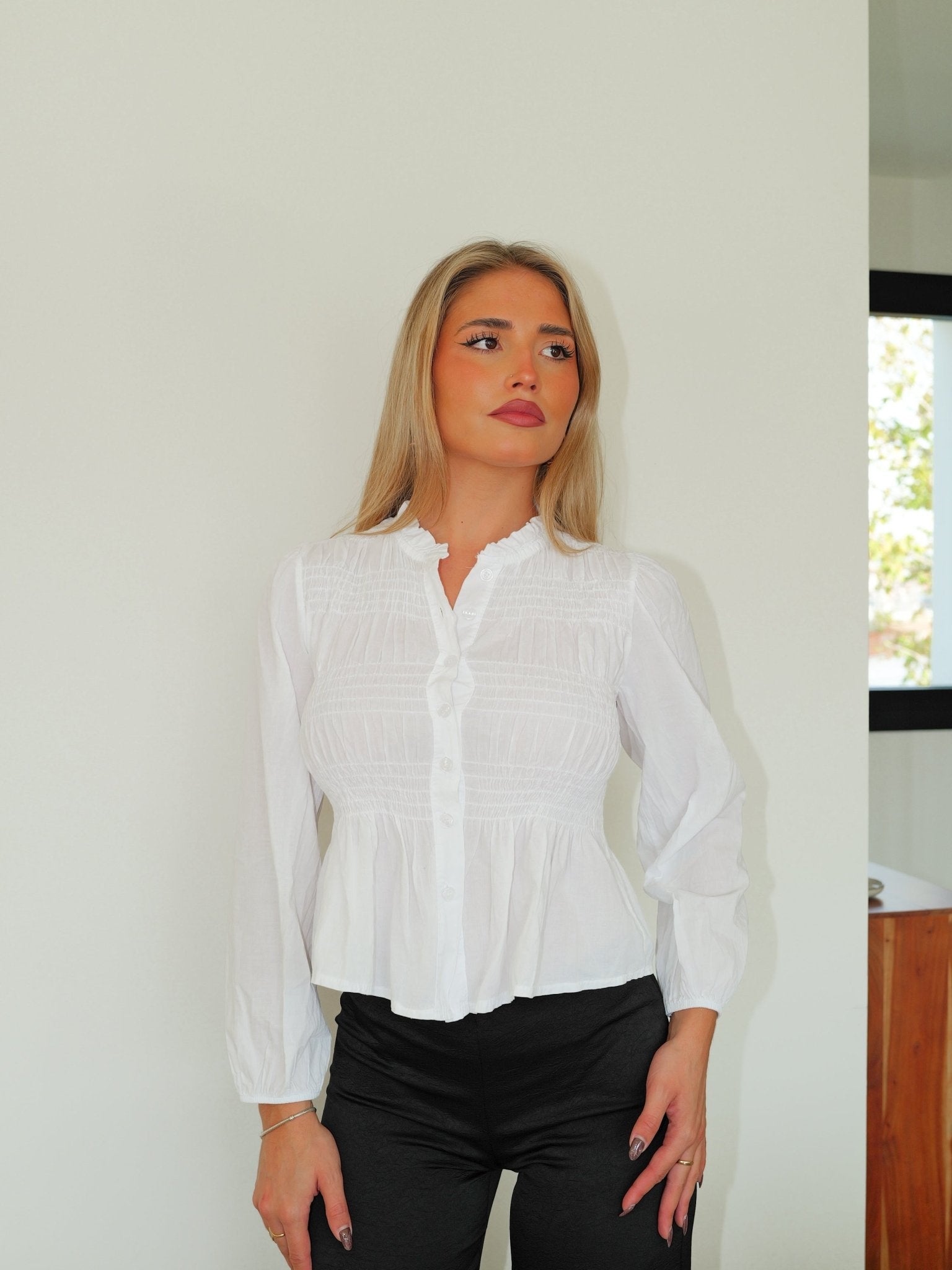 Camisa cuello volantito blanco - Sorellas The Brand Barcelona S.L