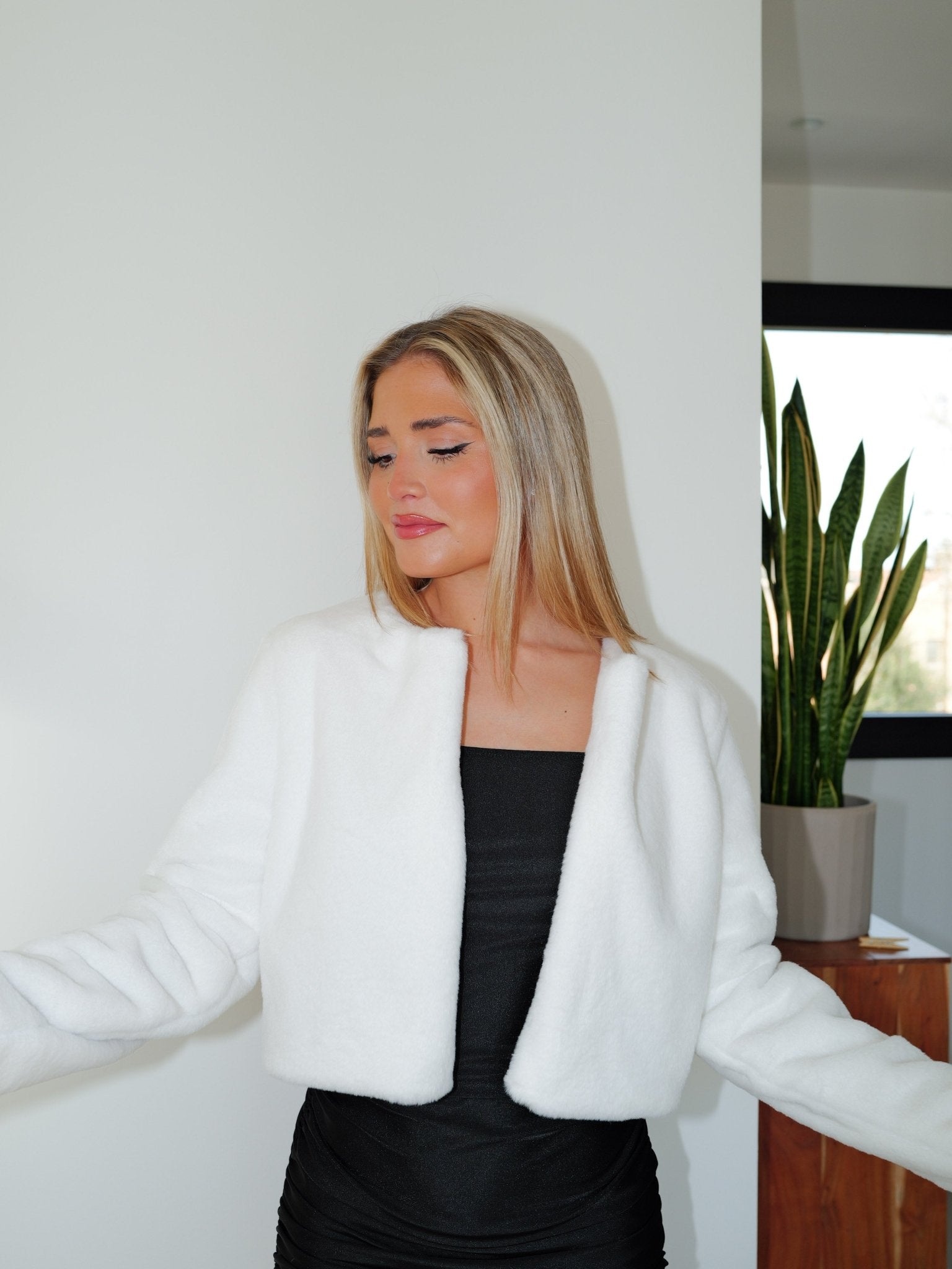 Chaqueta crop pelo blanco - Sorellas The Brand Barcelona S.L