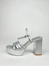 Zapato plataforma bandas plata