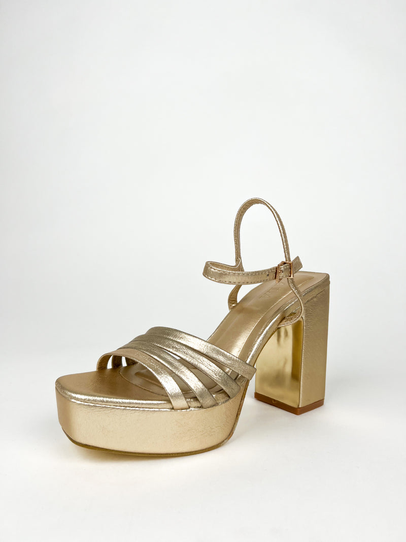 Zapato plataforma bandas dorado