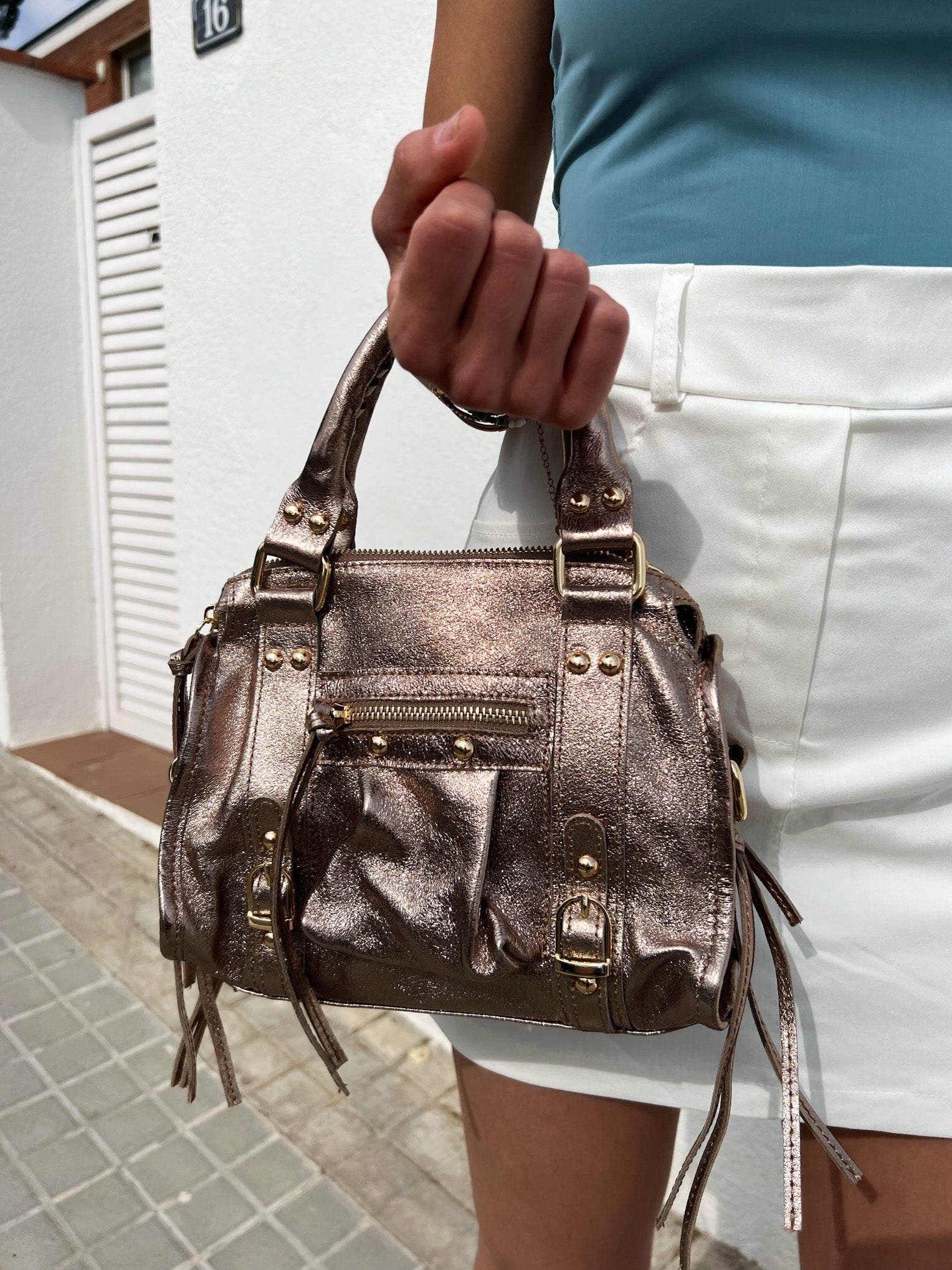 Bolso hebillas piel brillos bronce