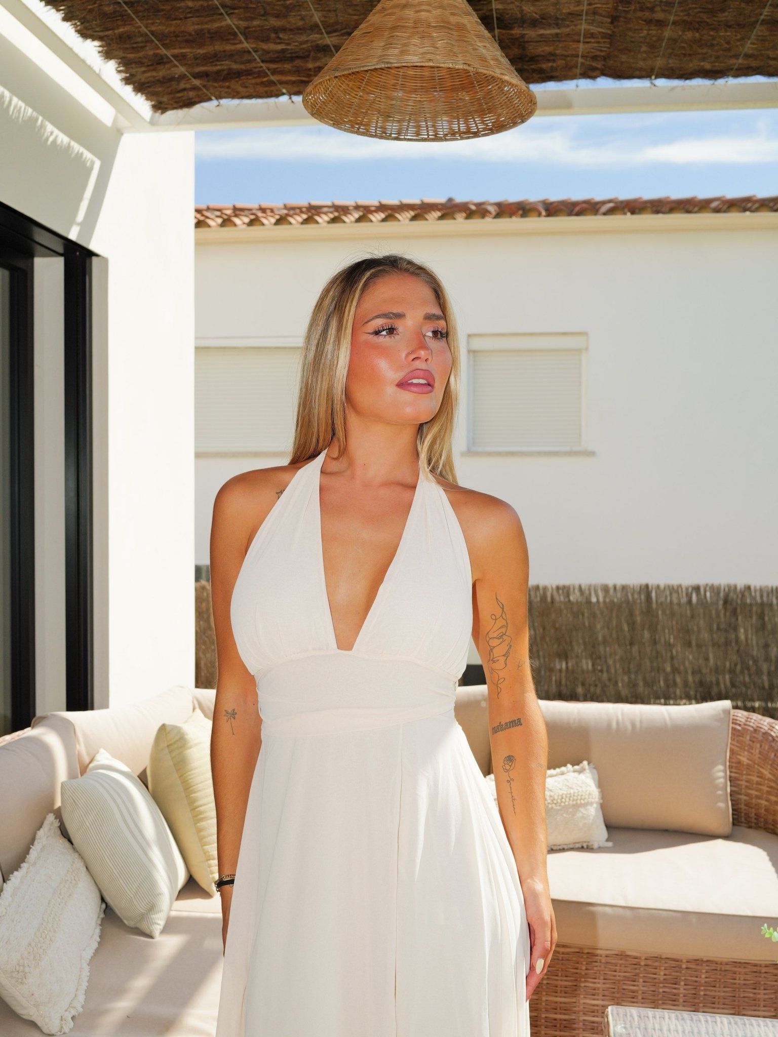 Vestido largo gasa escote pico beige - Sorellas The Brand Barcelona S.L