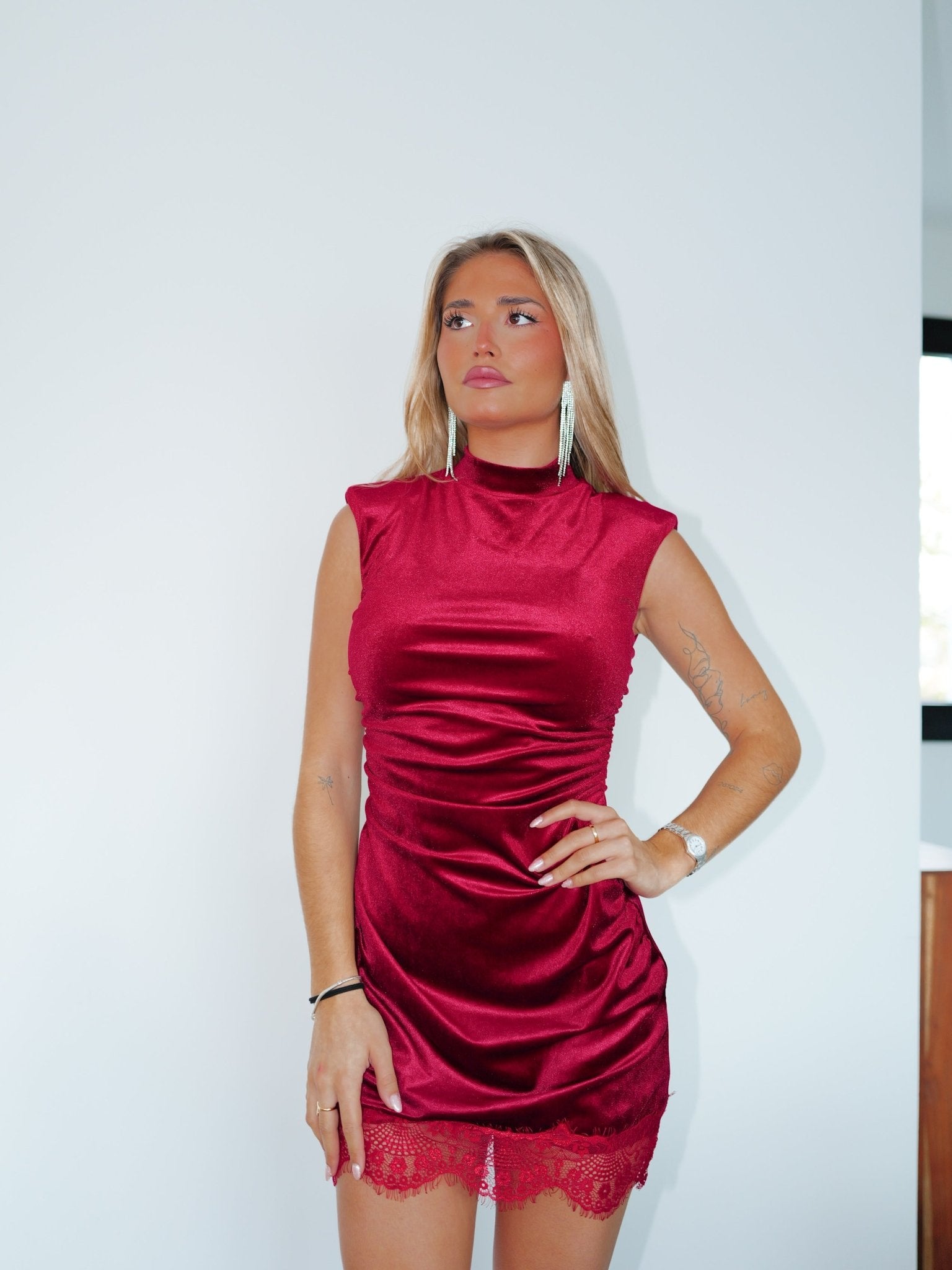 Vestido mini velvet bajo lencero burdeos - Sorellas The Brand Barcelona S.L