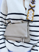 Bolso piel cadenas crema