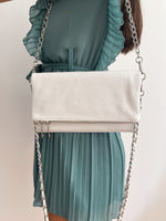 Bolso piel cadenas blanco