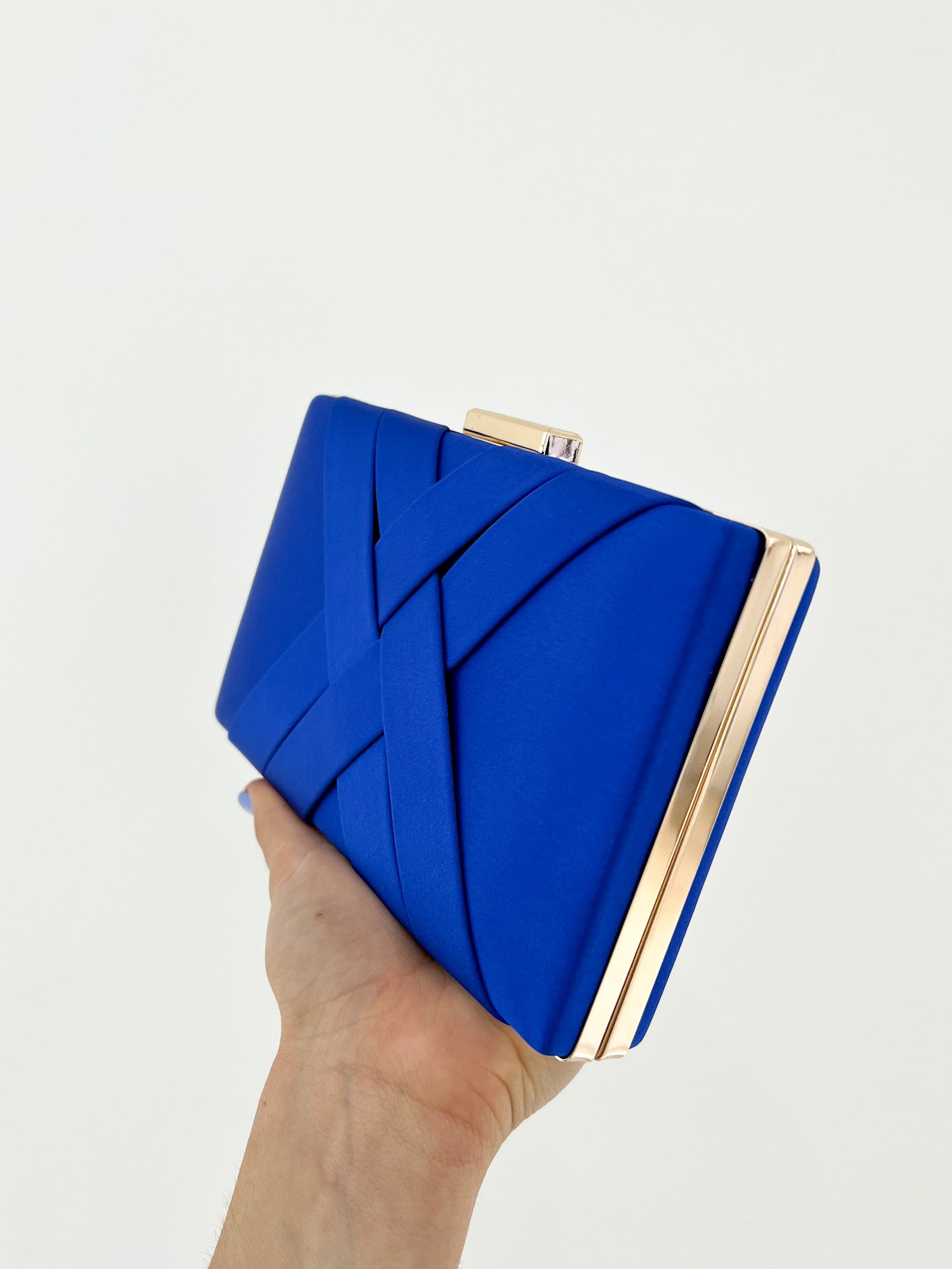 Clutch satinado azul