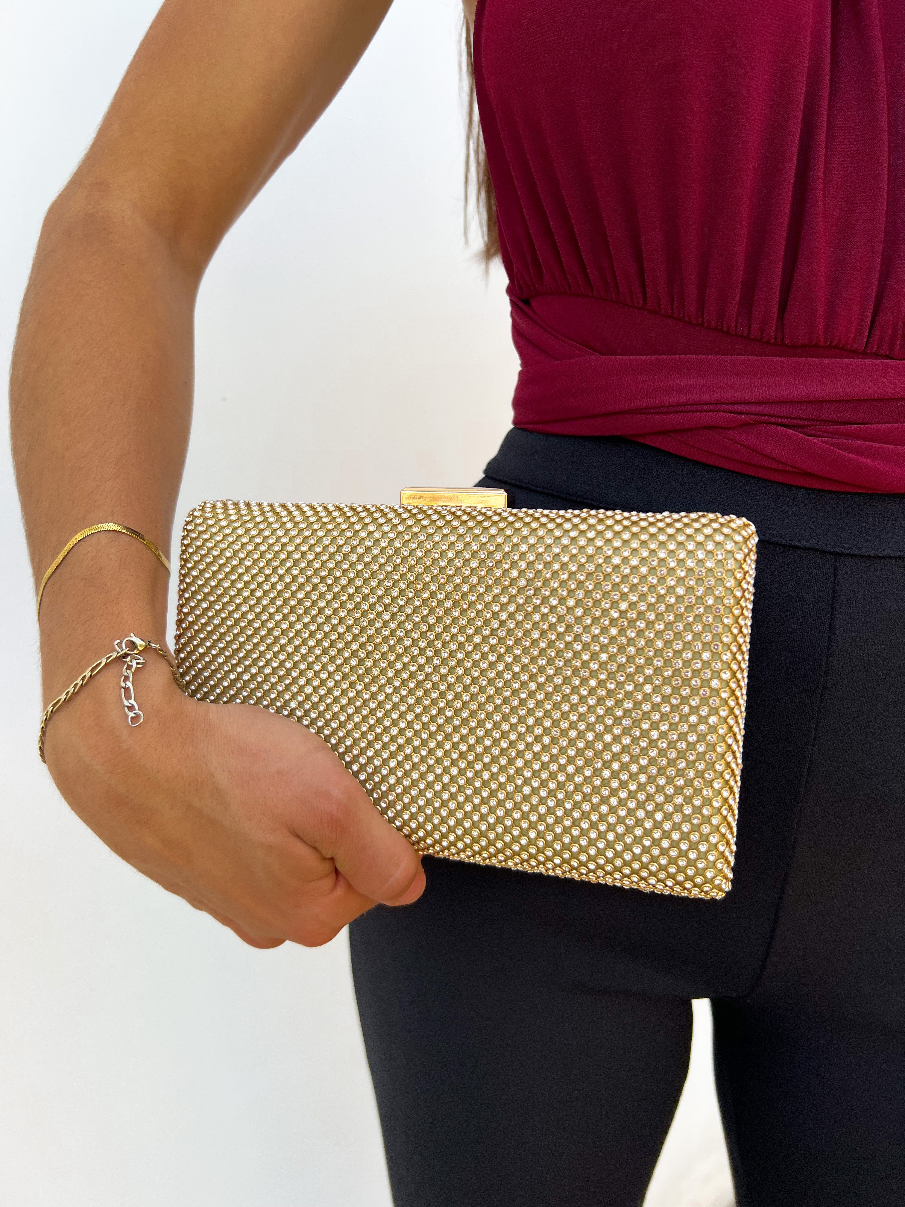 Clutch brillos dorado efecto