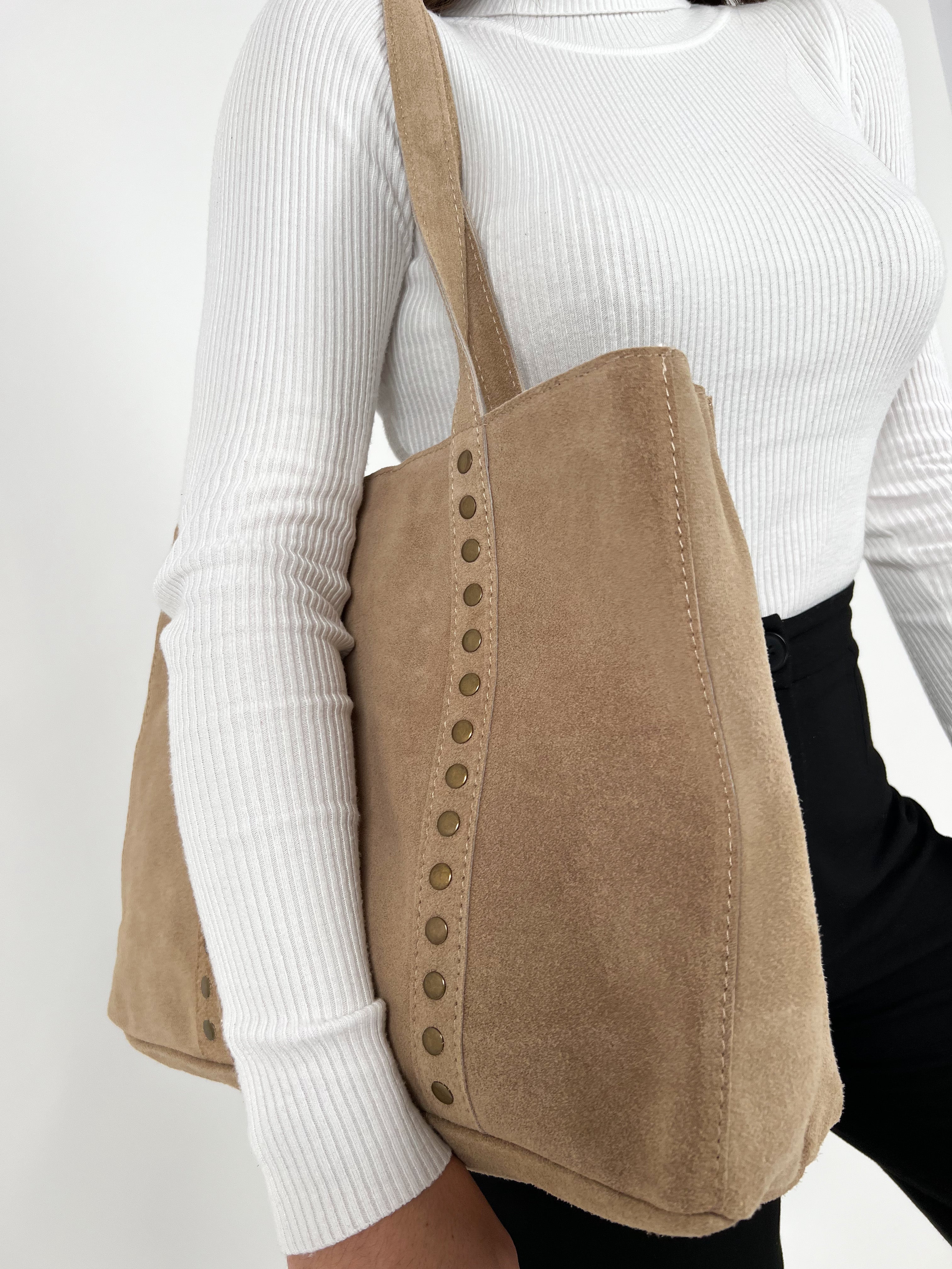 Bolso tachas maxi beige