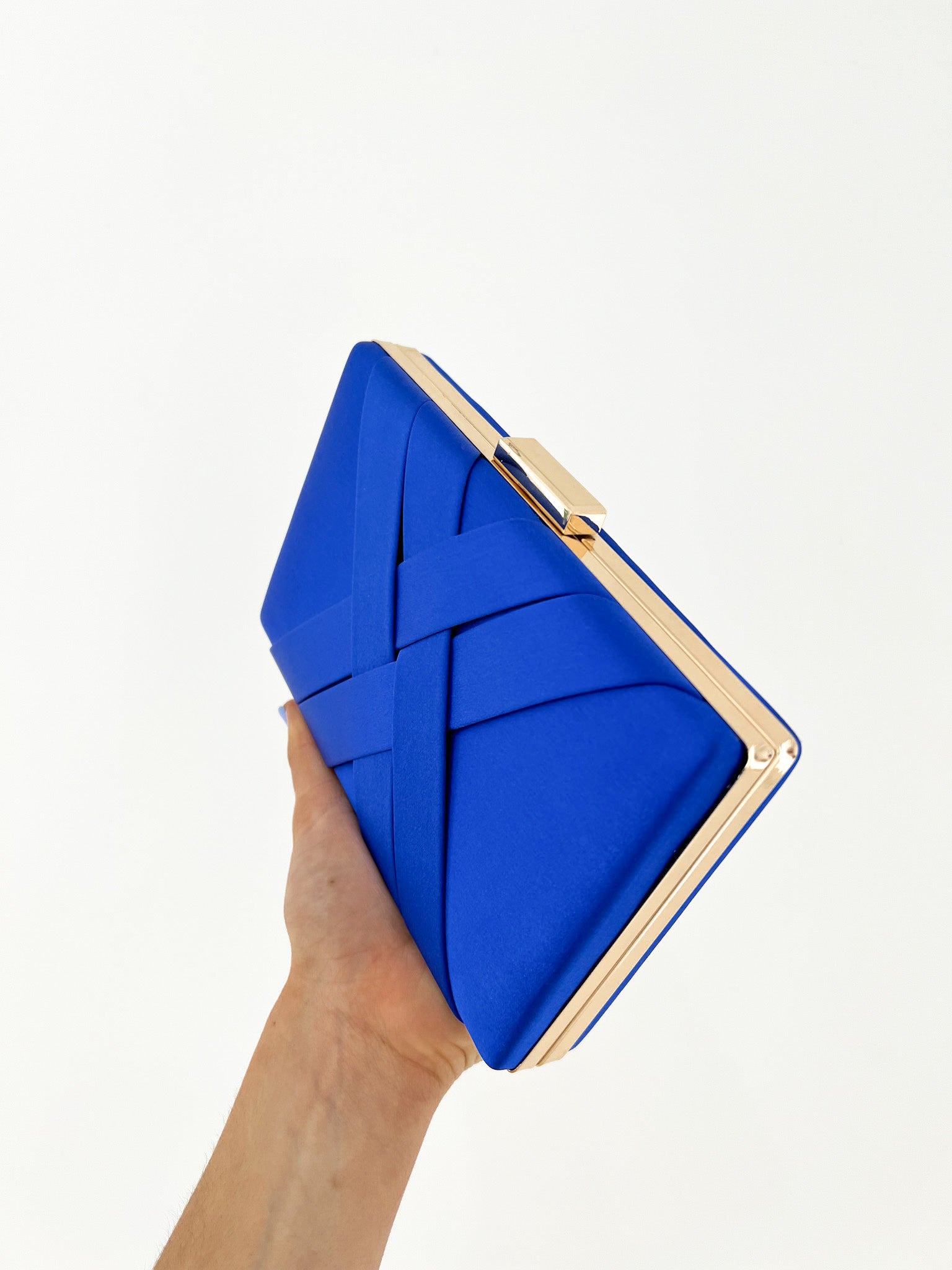 Clutch satinado azul