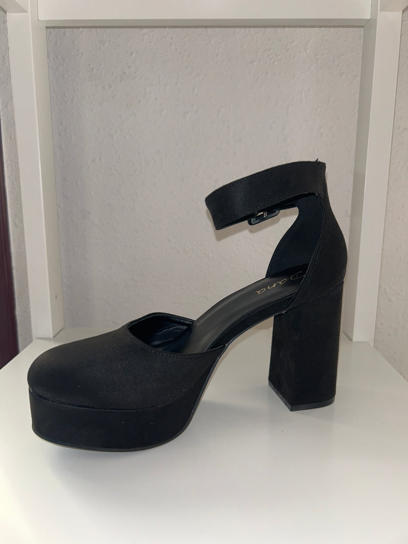 Black suede closed heel shoe