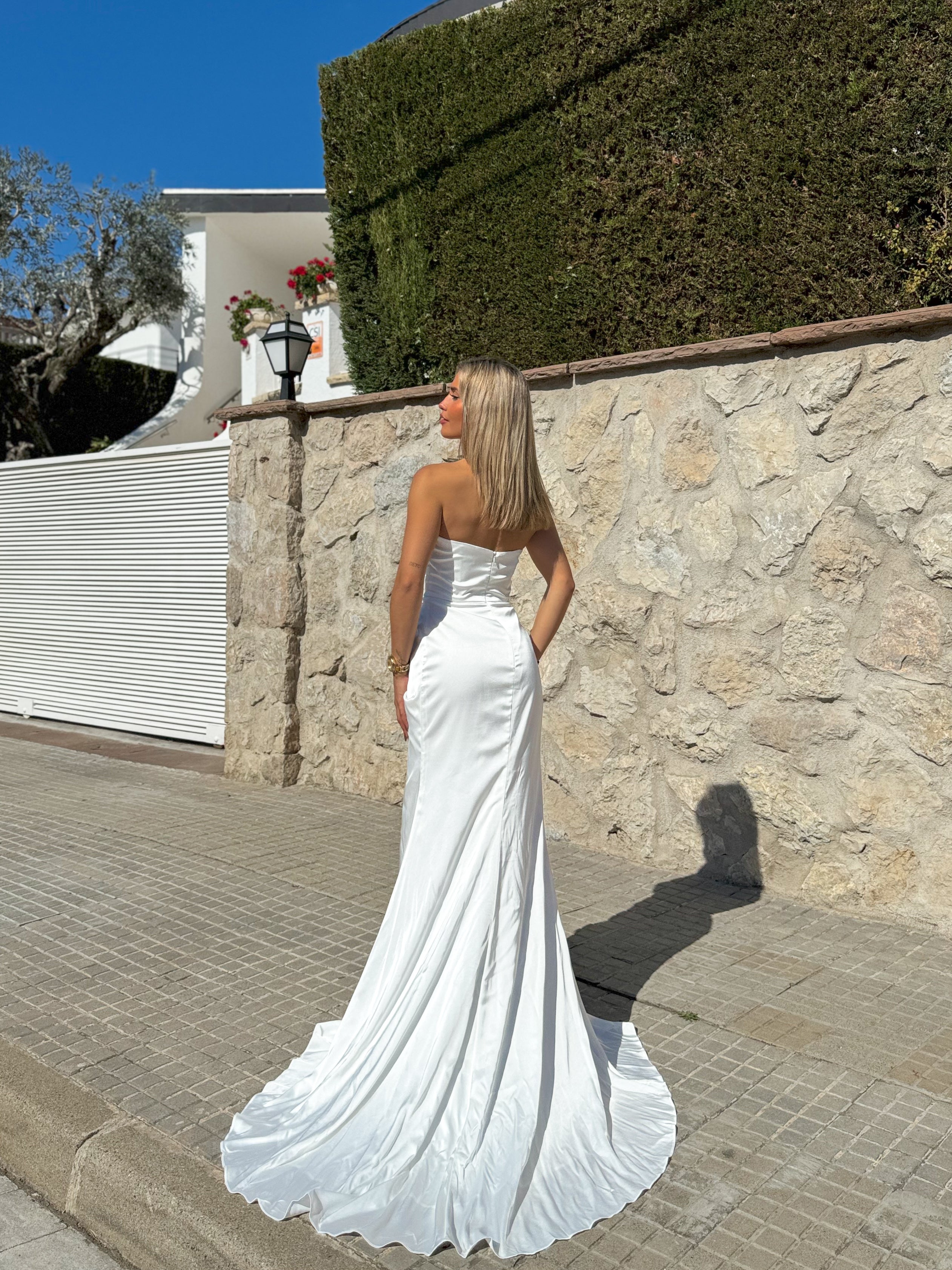 White satin peaked word dress