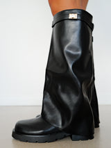 Black low heel detail flap boot