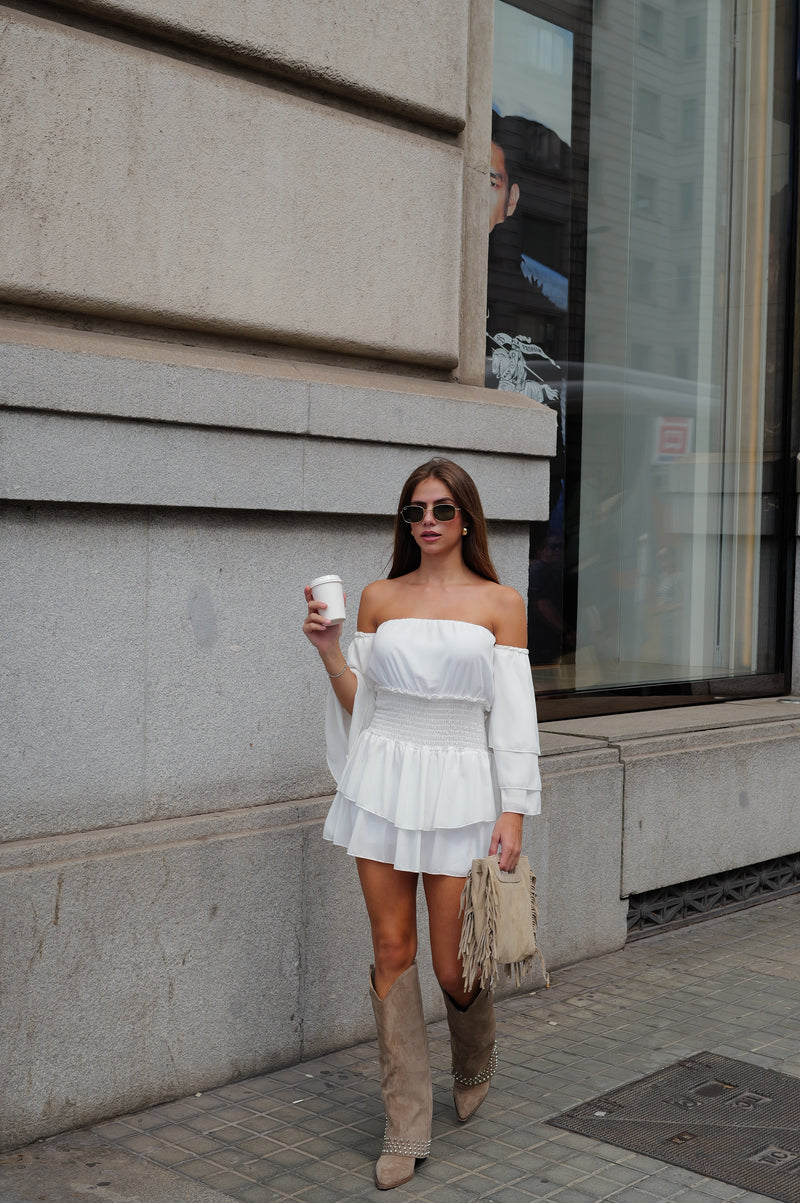 Beige fringed leather bag