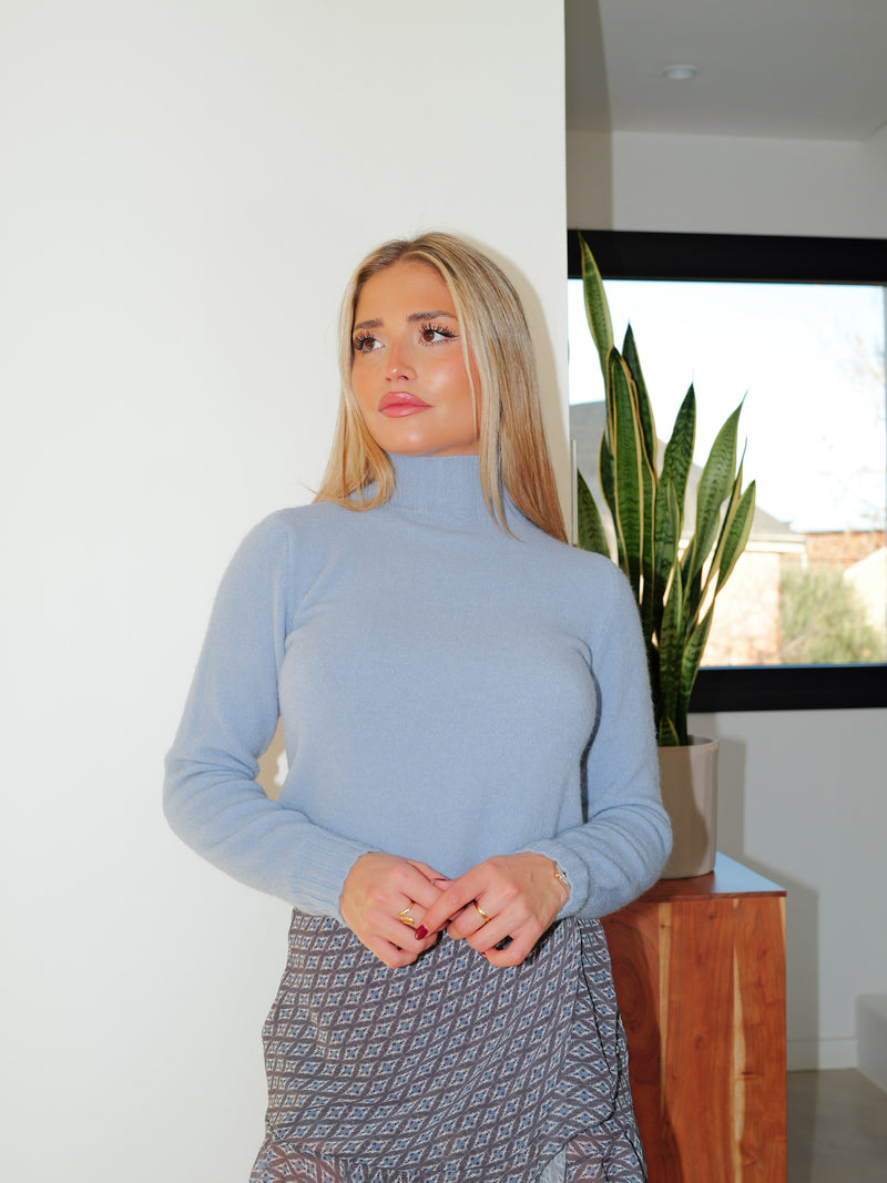 Plain sweater light blue turtleneck