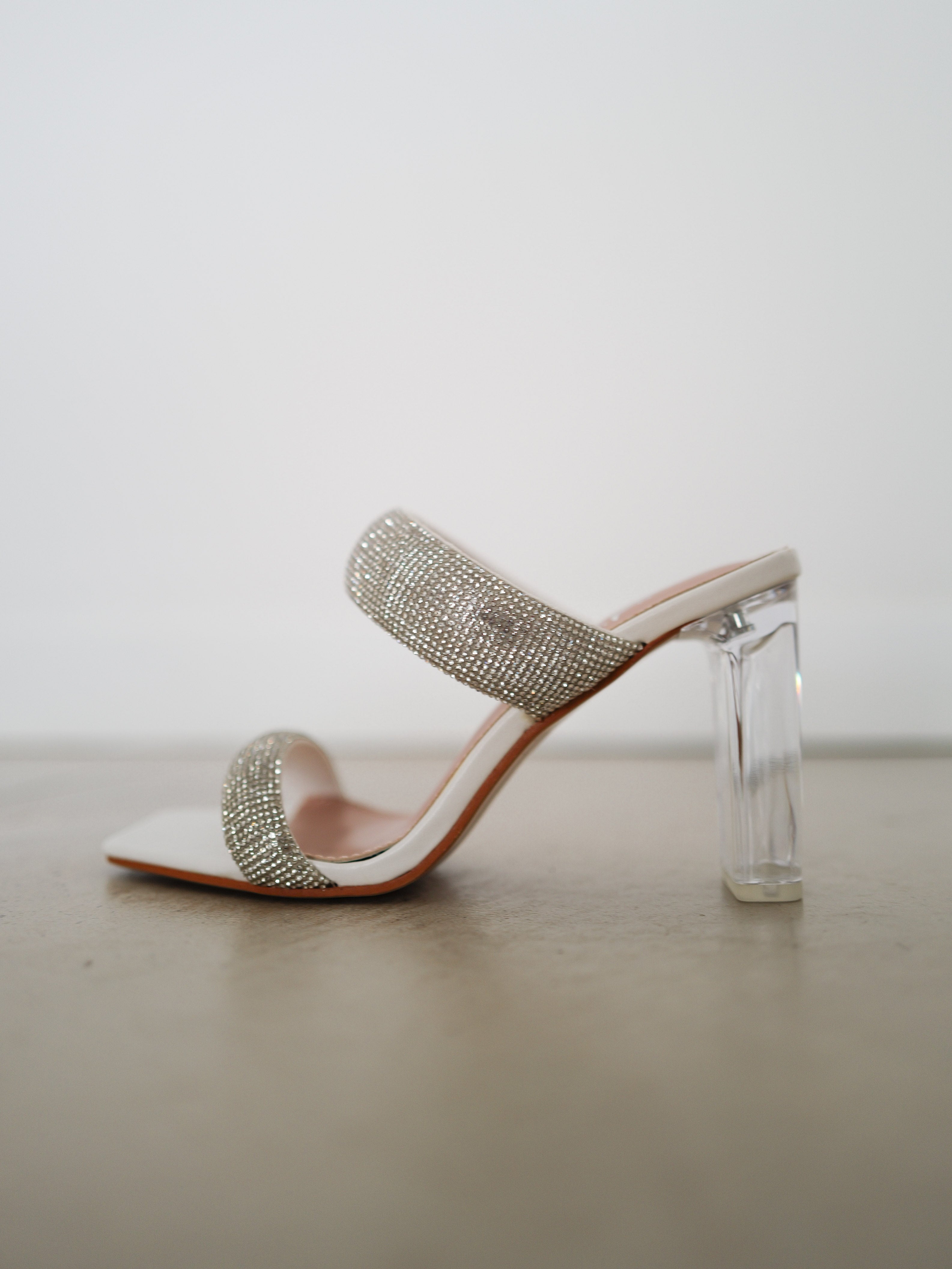 White glitter band heel sandal