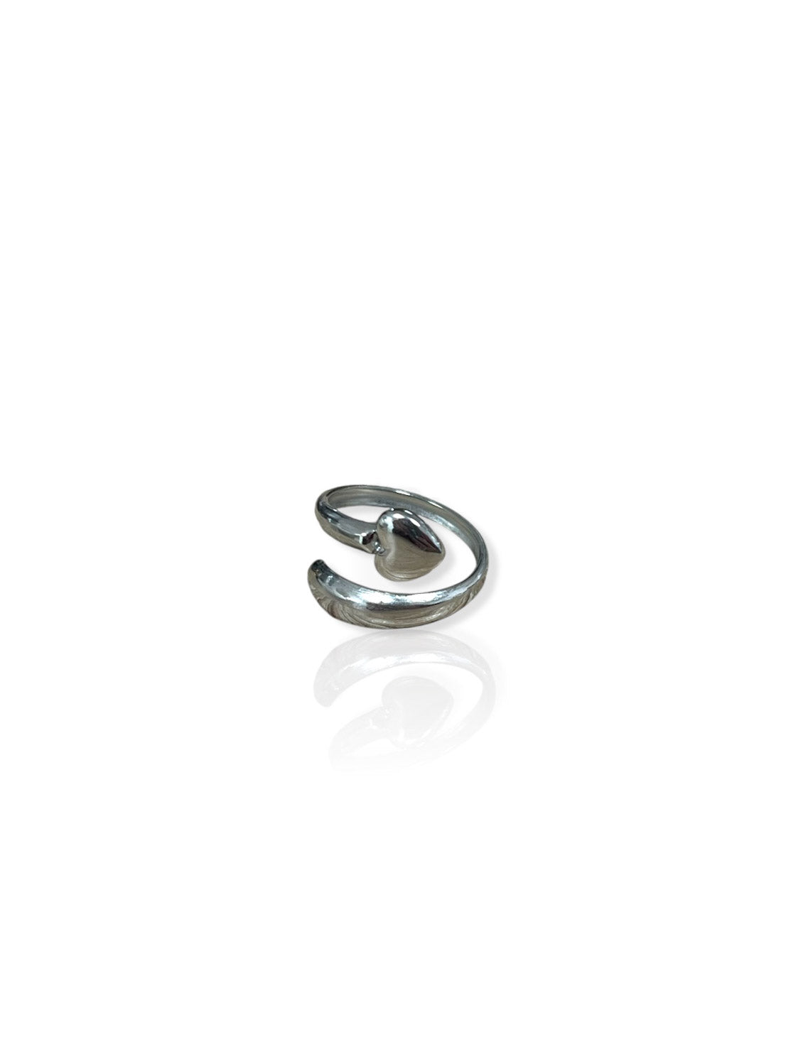 Silver intertwined heart ring